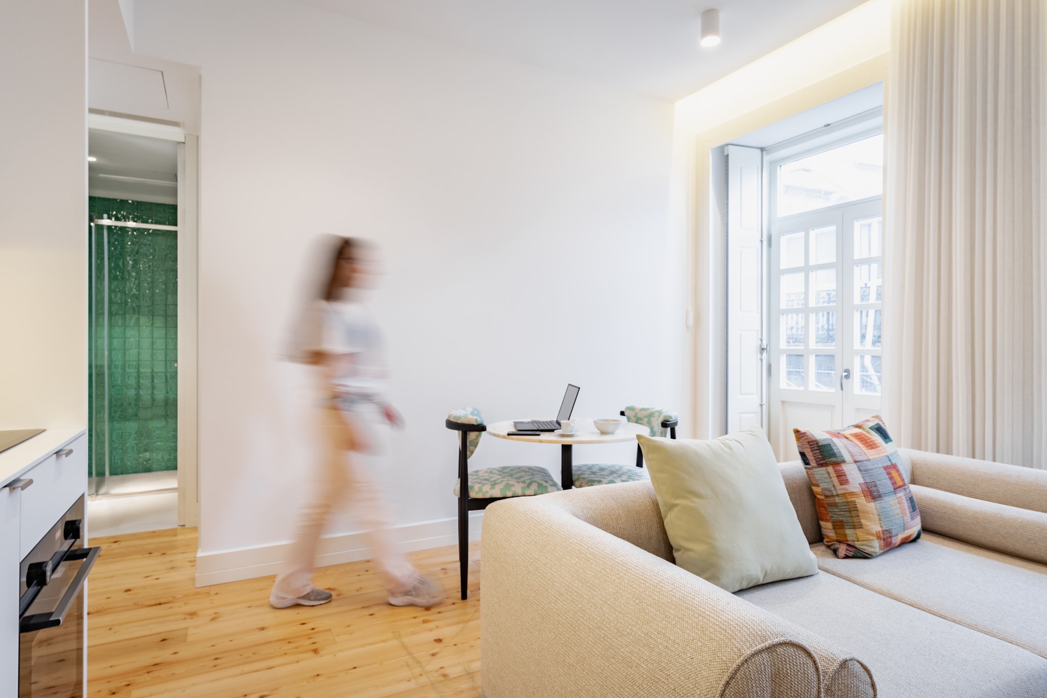 Feel Porto Clérigos Charm Flat 2.2-Woonkamer