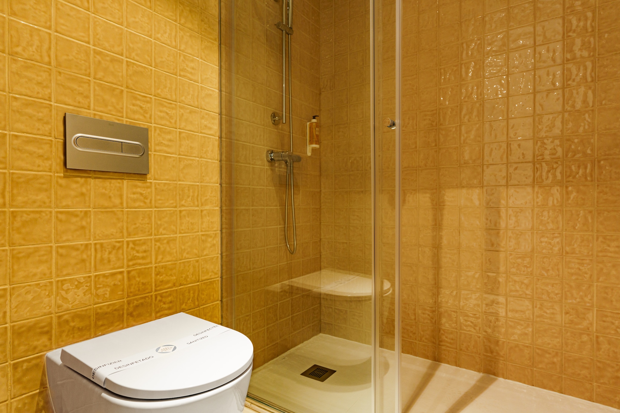 Feel Porto Clérigos Charm Flat 3.2-Badkamer