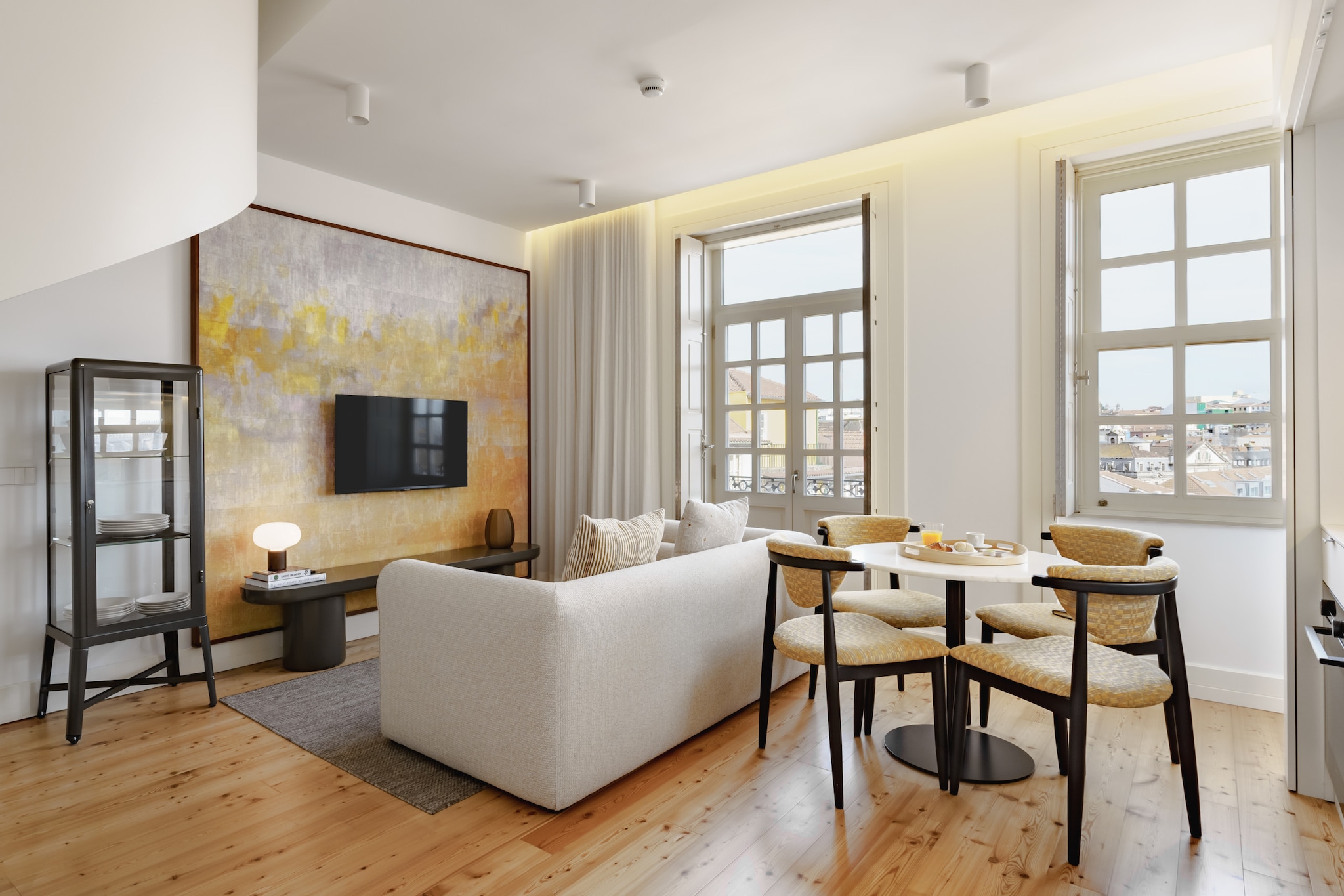 Feel Porto Clérigos Charm Flat 4.2-Woonkamer
