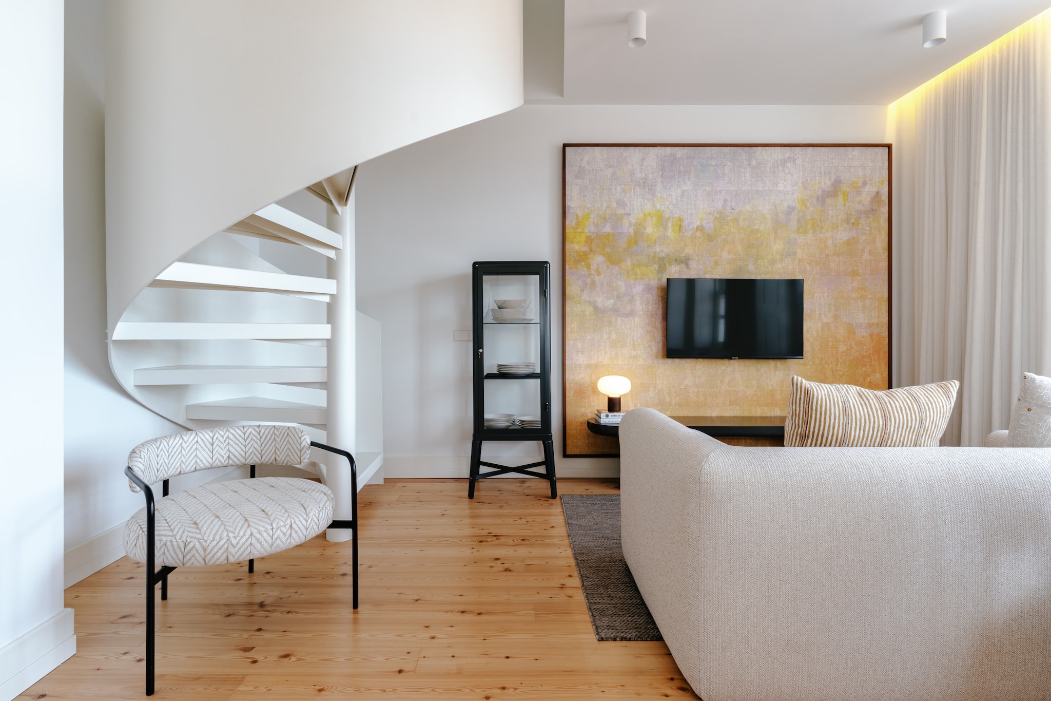 Feel Porto Clérigos Charm Flat 4.2-Woonkamer