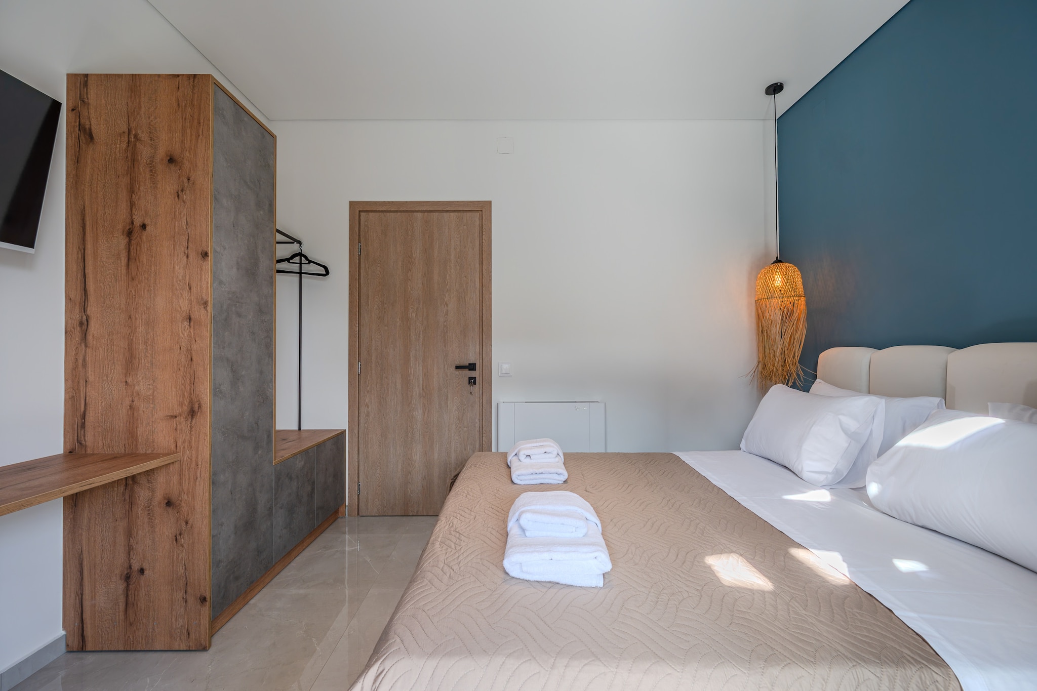 Rosy 2-Bedroom