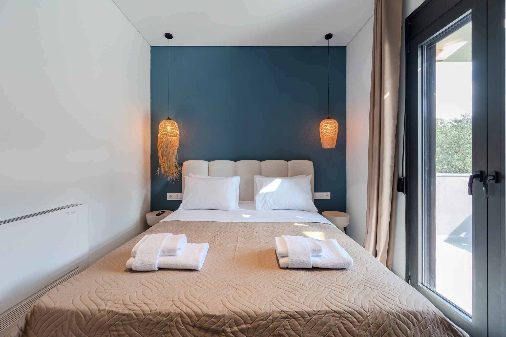 Rosy 2-Bedroom