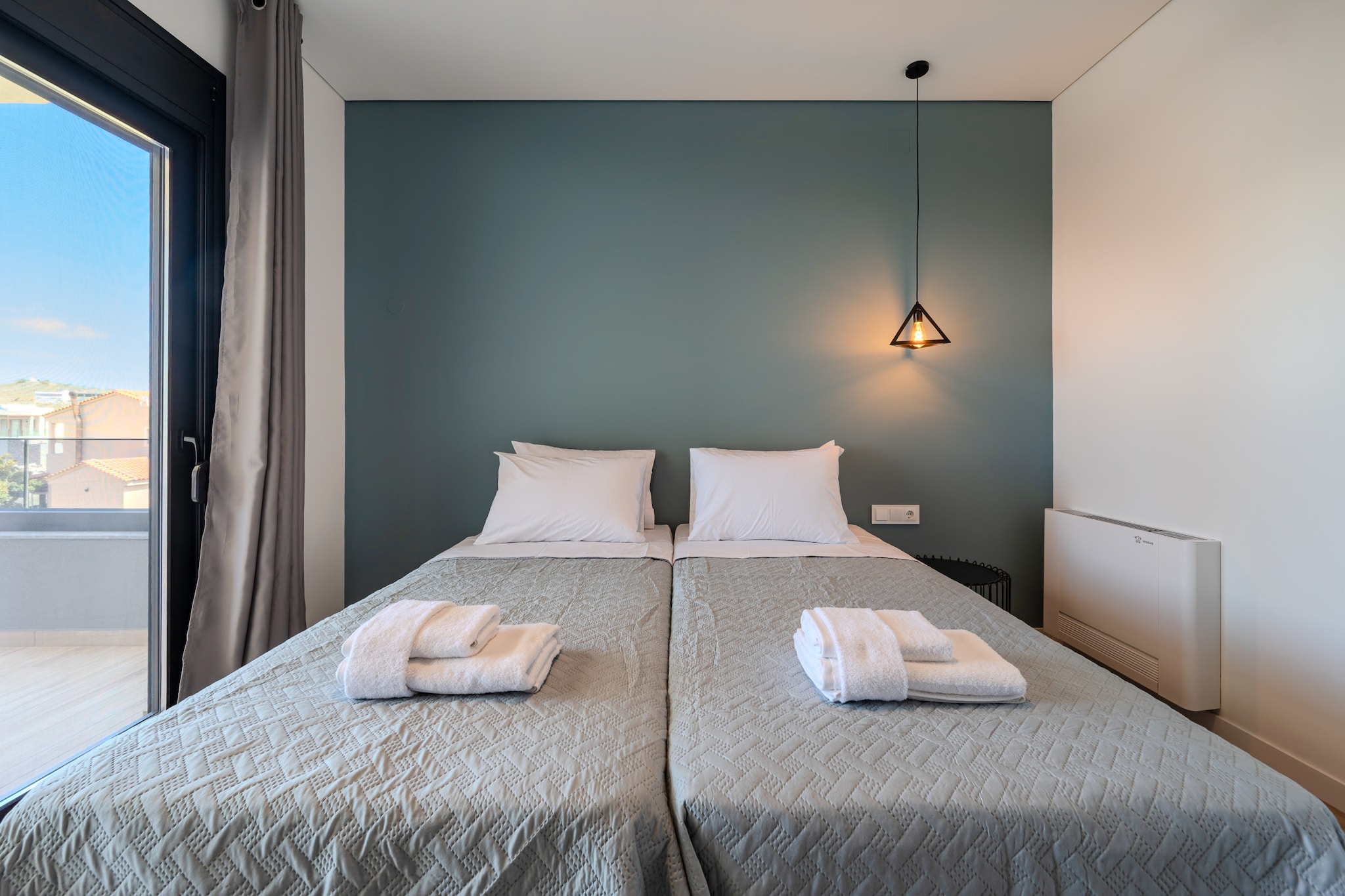 The Rosy pair-Chambre