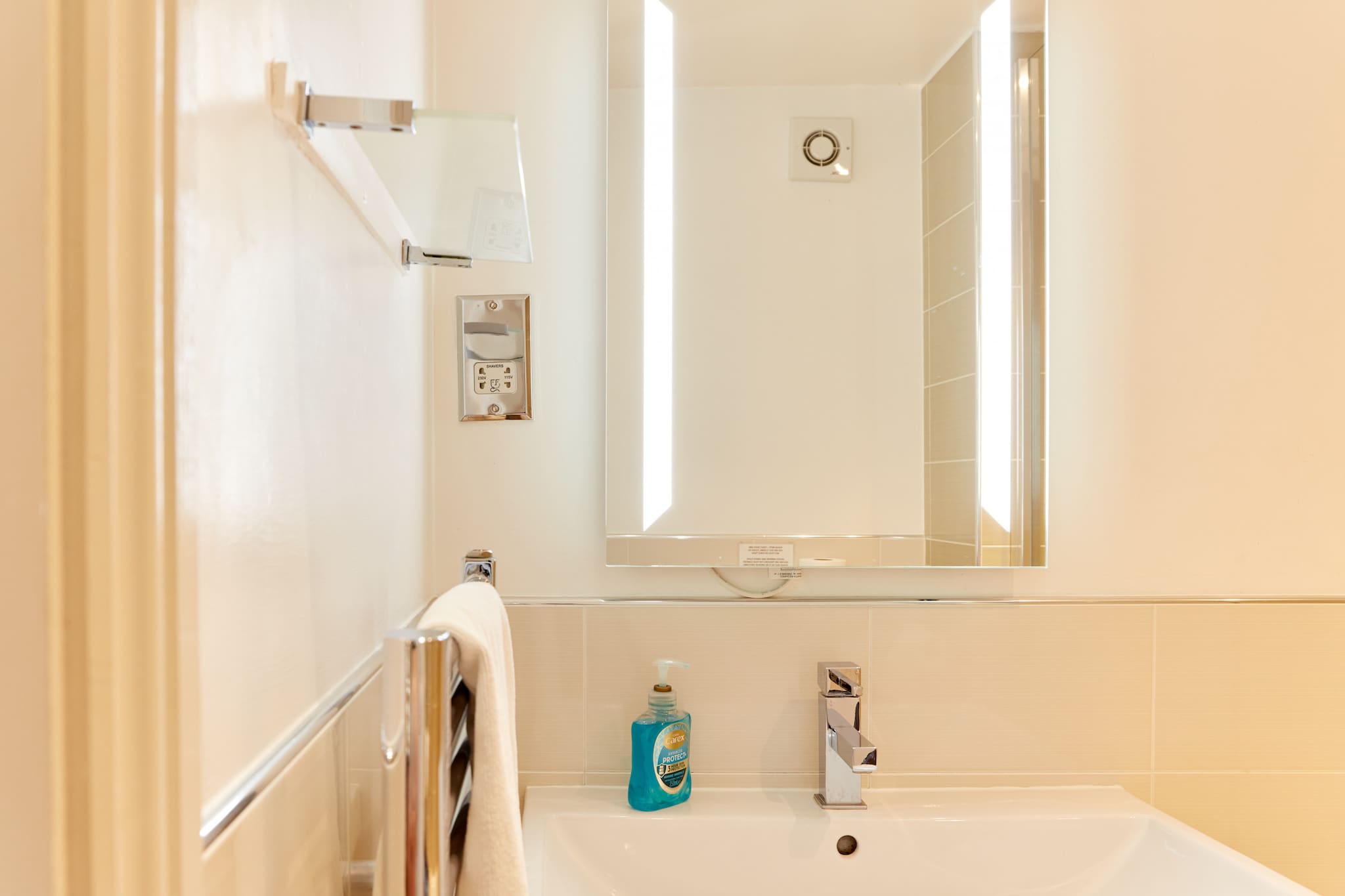 Sunshine Cottage-Badkamer