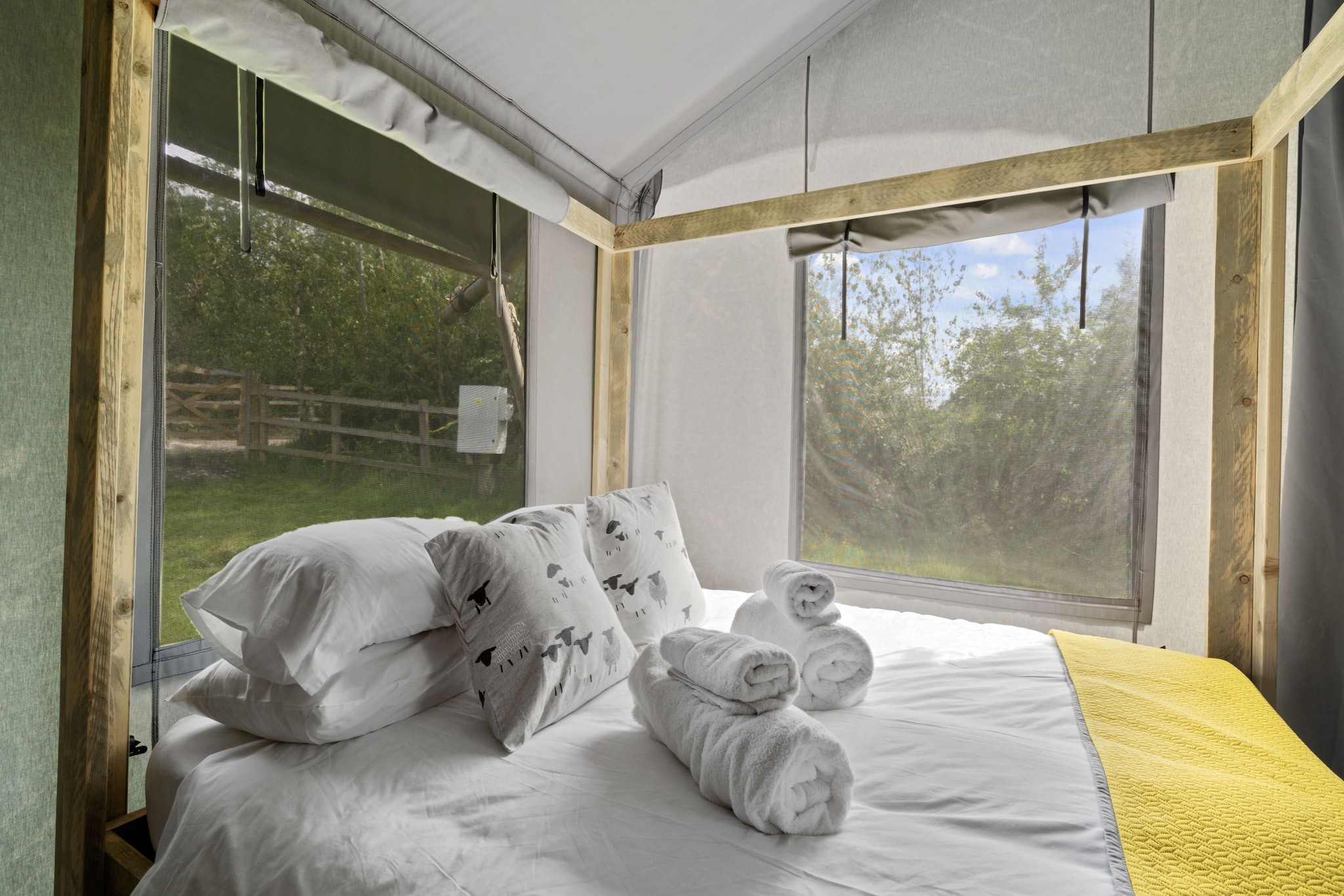 The Herdwick Safari Tent-Slaapkamer
