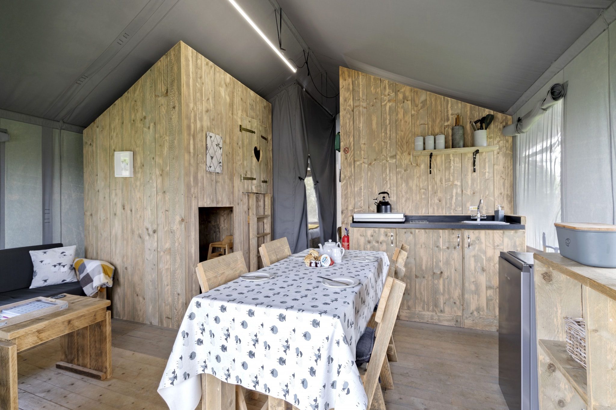 The Herdwick Safari Tent-Keuken