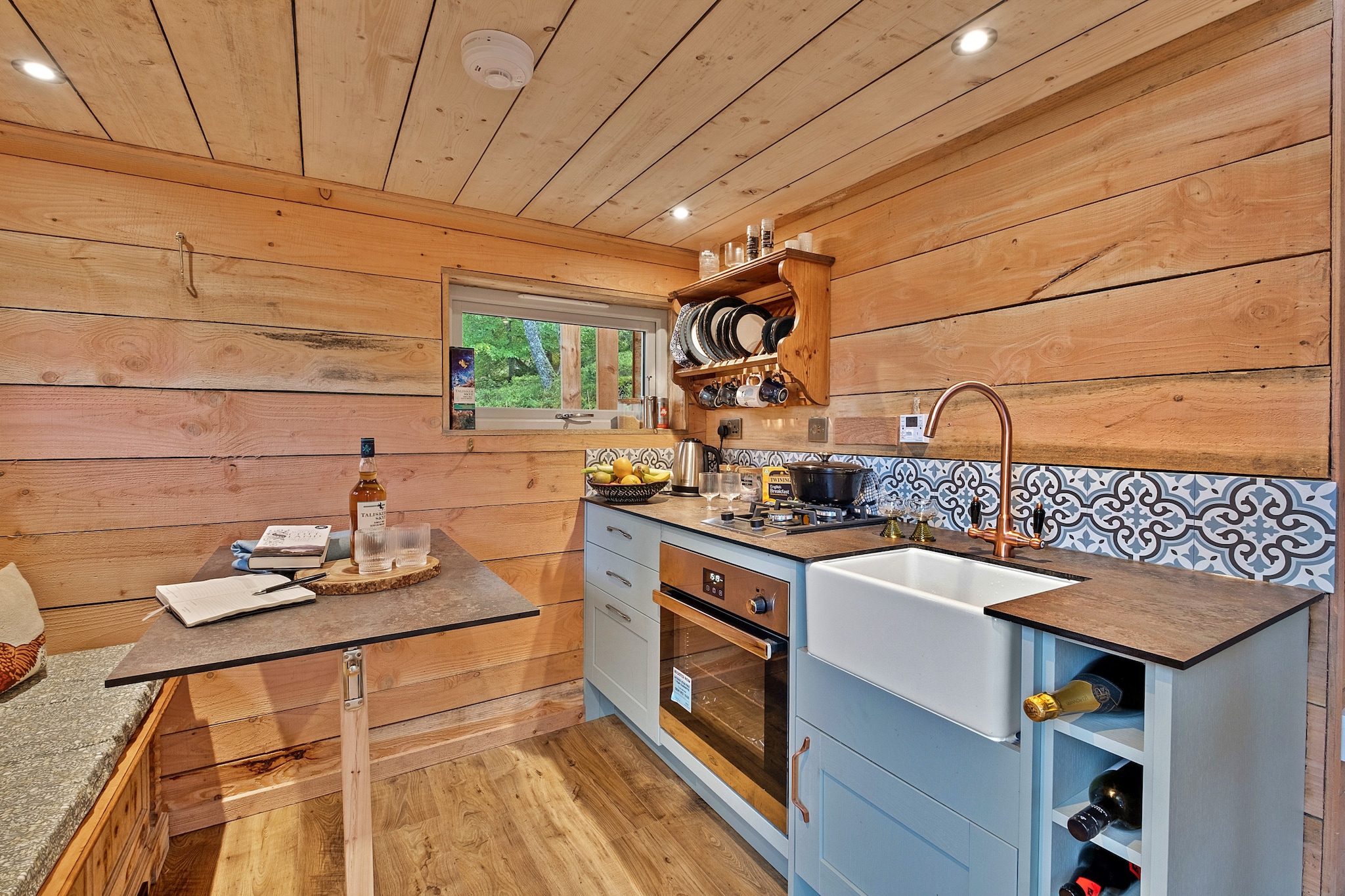 Cosagach Falls Cabin-Keuken