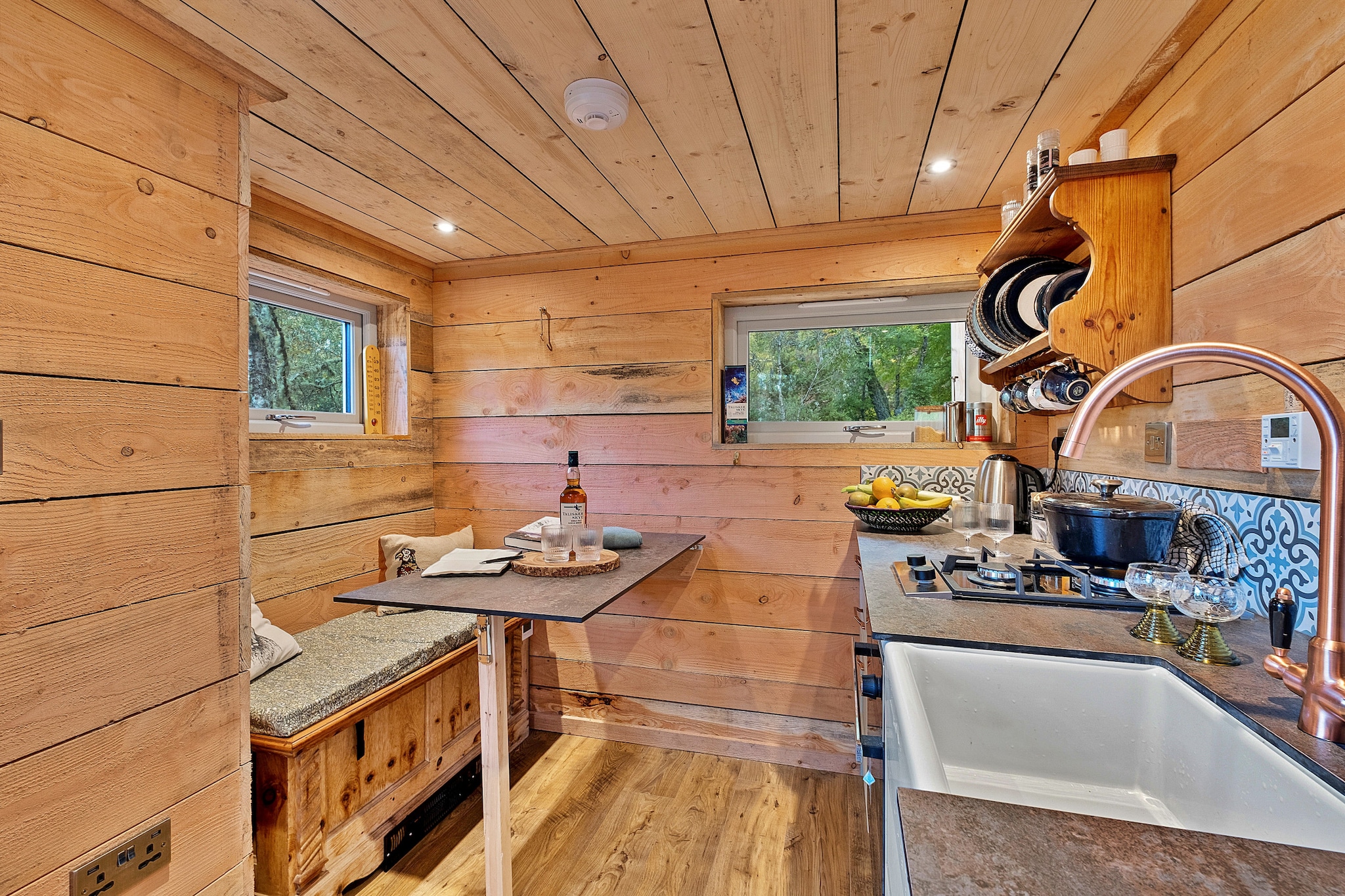Cosagach Falls Cabin-Keuken