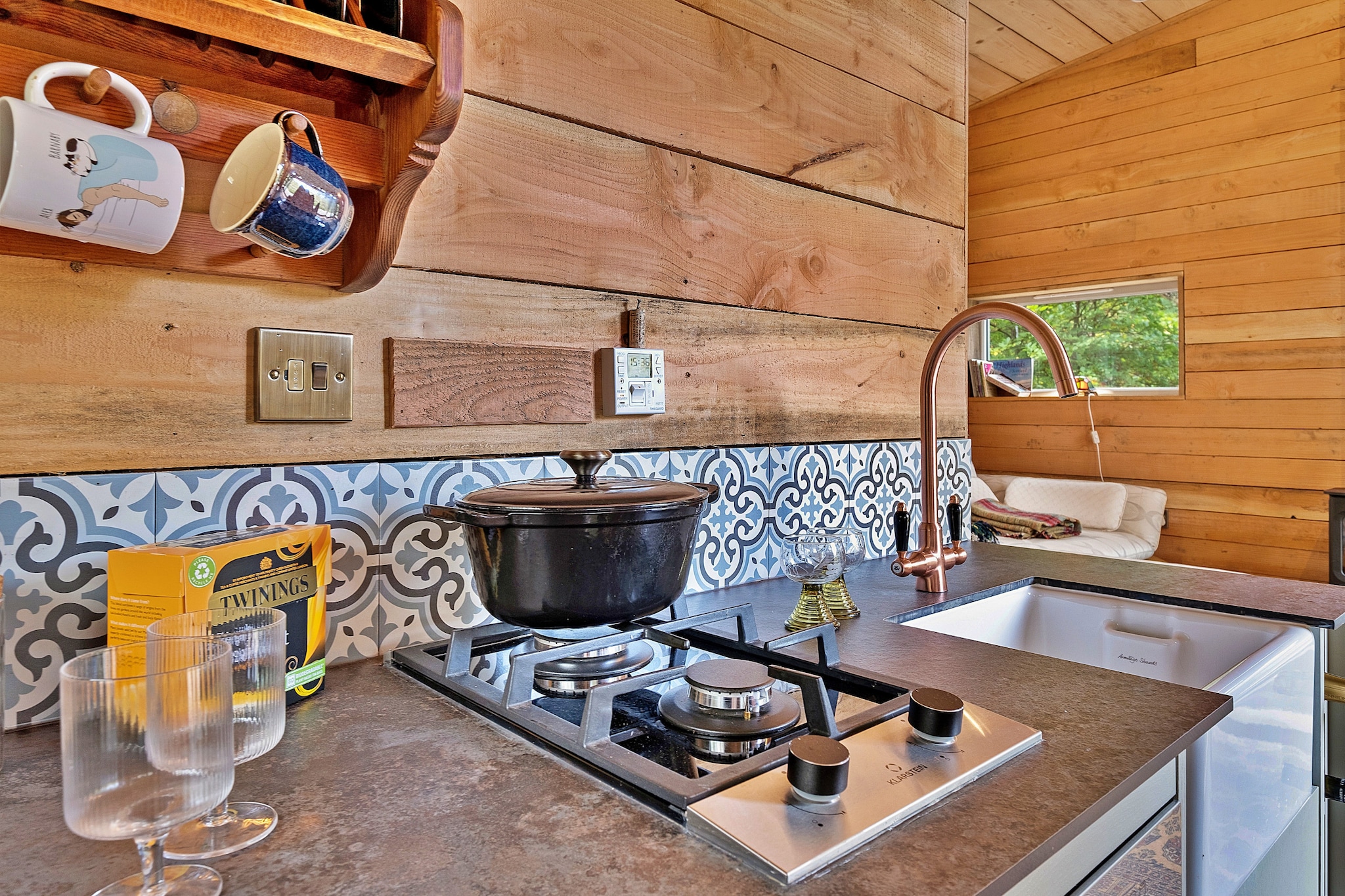 Cosagach Falls Cabin-Keuken