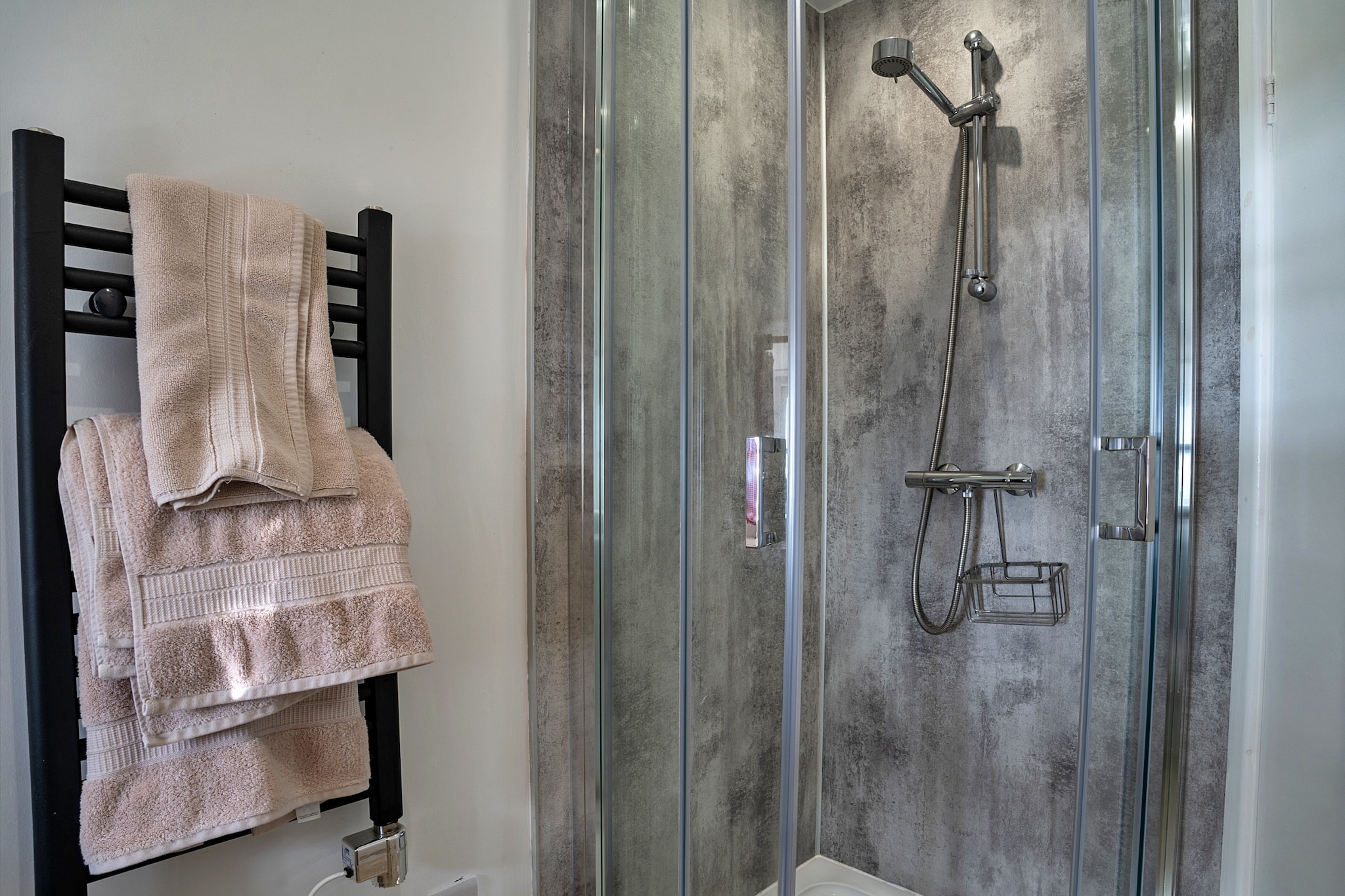 Lesceave Cottage-Badkamer