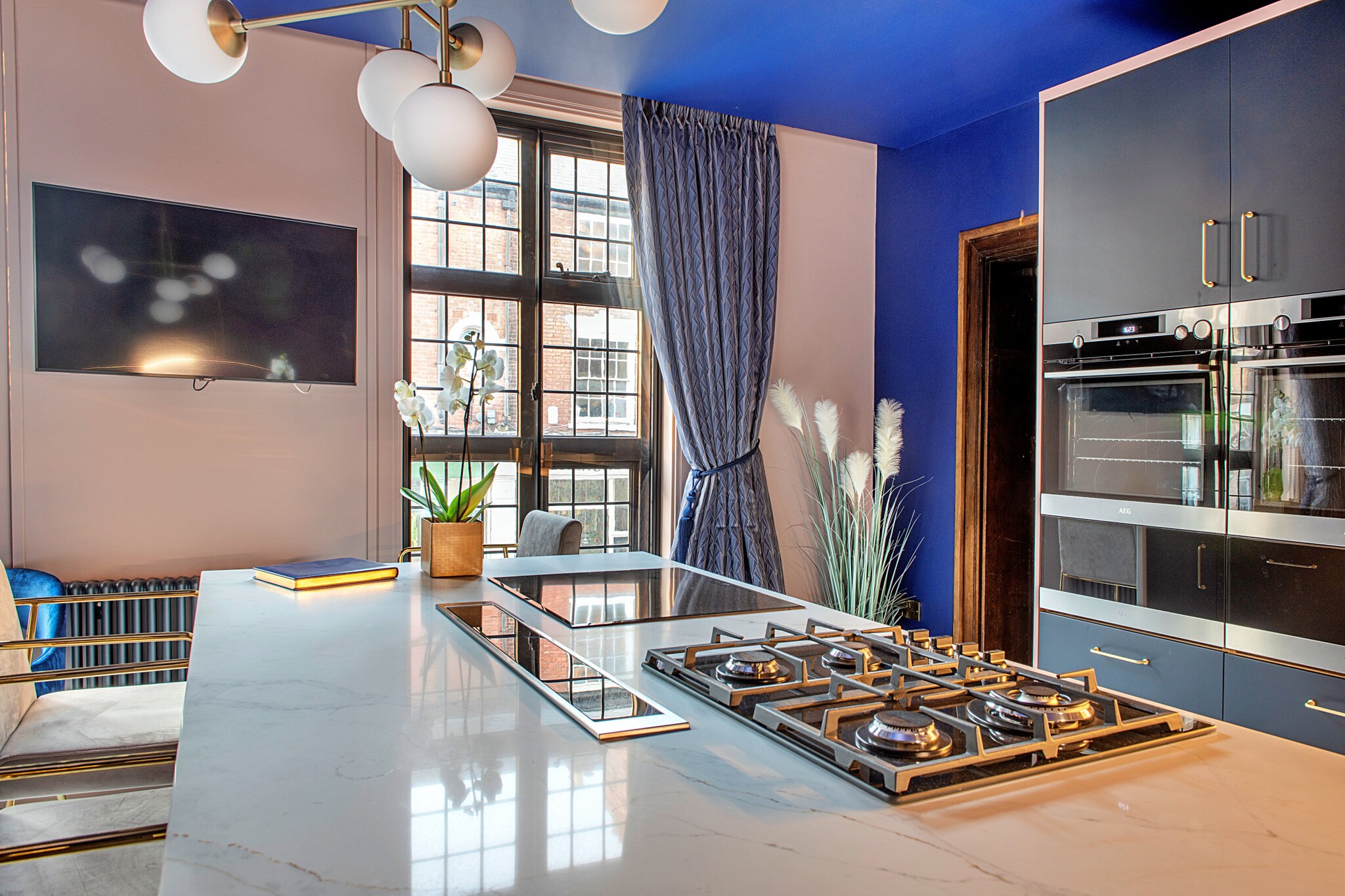 Townhouse in Nottingham with Rooftop Hot Tub