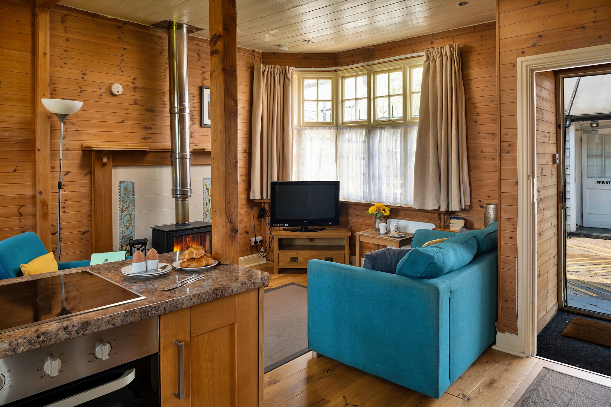 Toll Bridge Cottage-Woonkamer