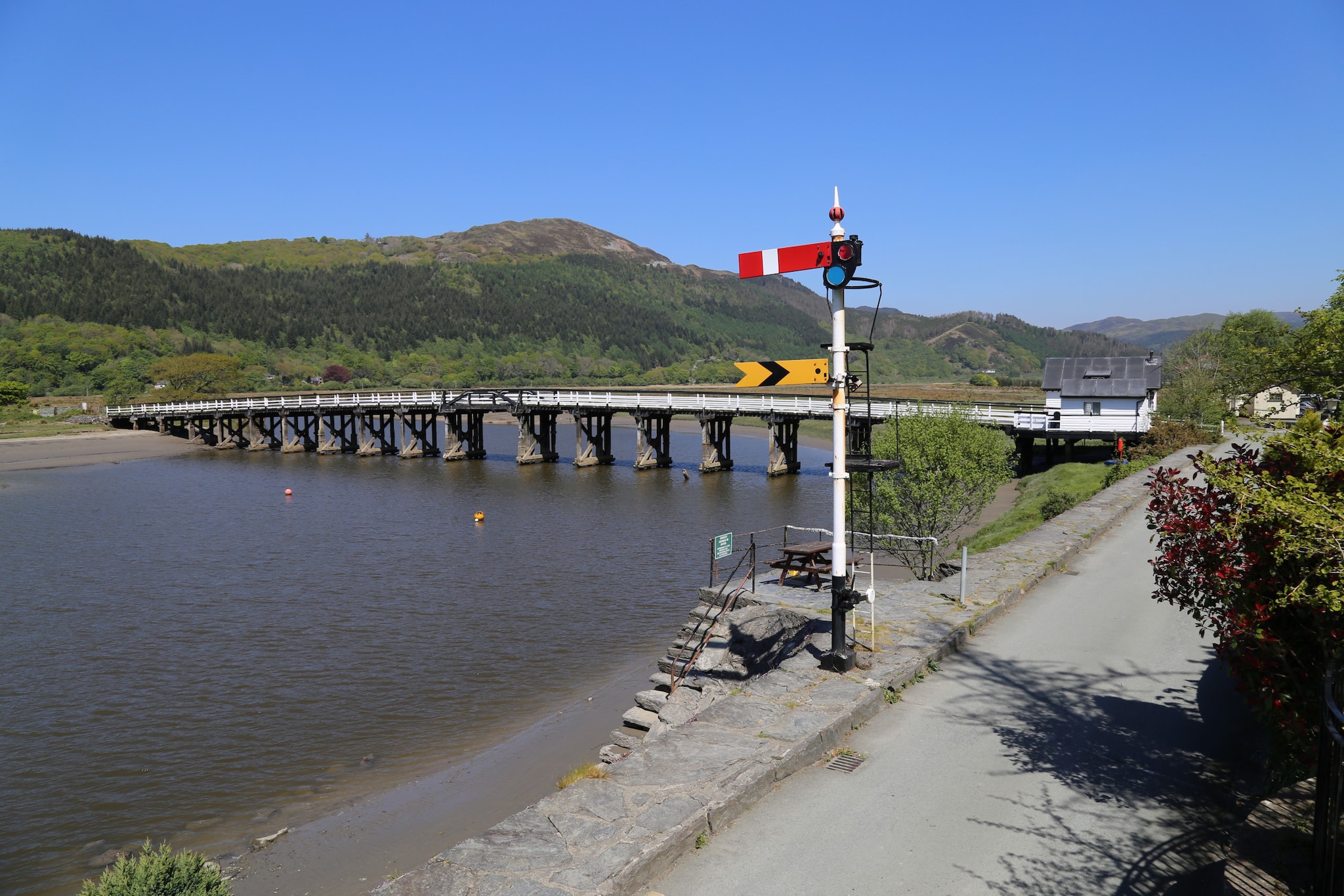 Toll Bridge Cottage-Buitenlucht