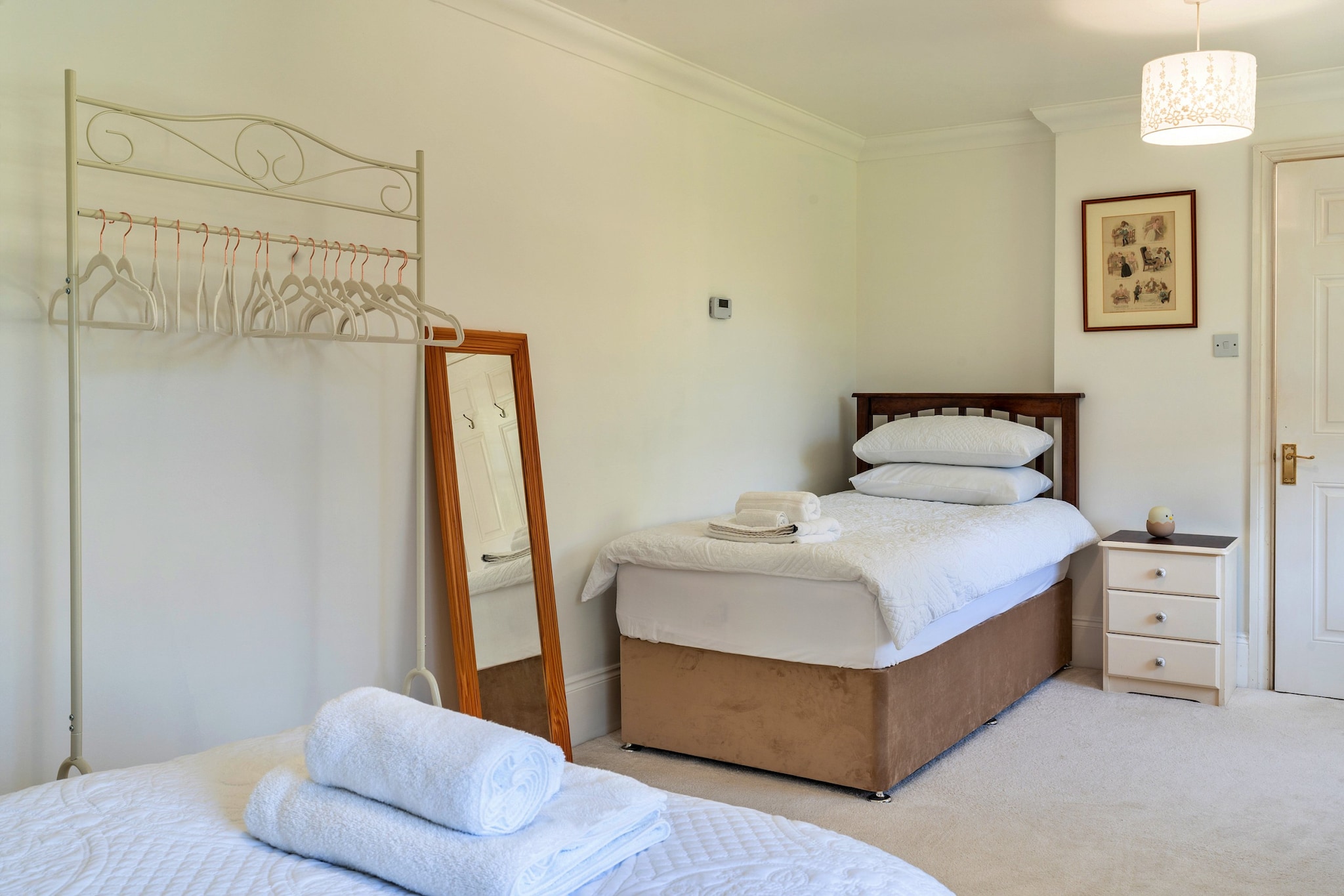 Nicely Tucked Away Cottage-Slaapkamer