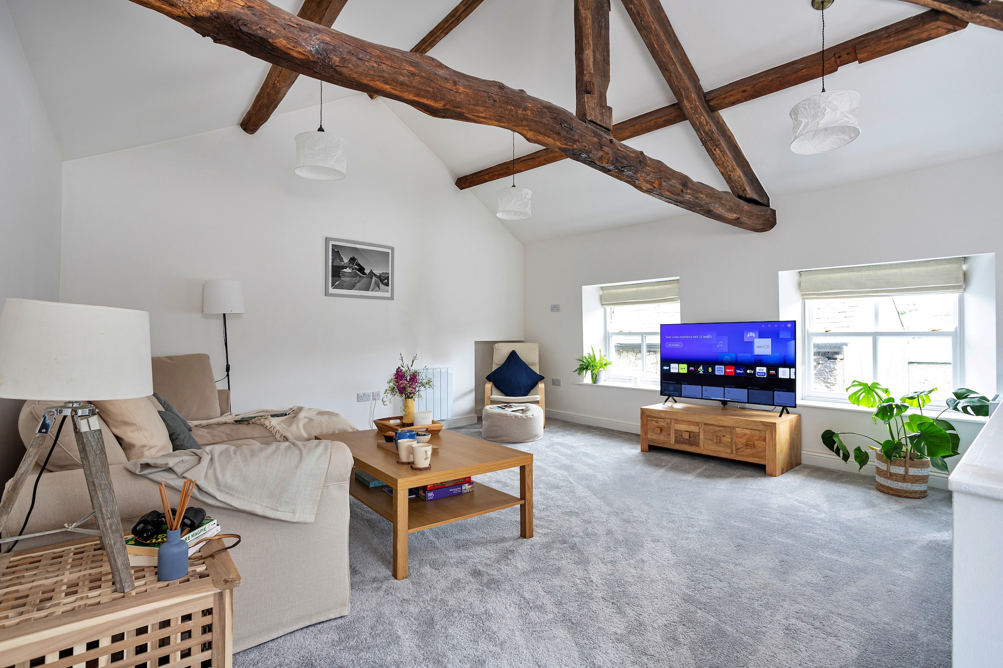 Courtyard Cottage-Woonkamer