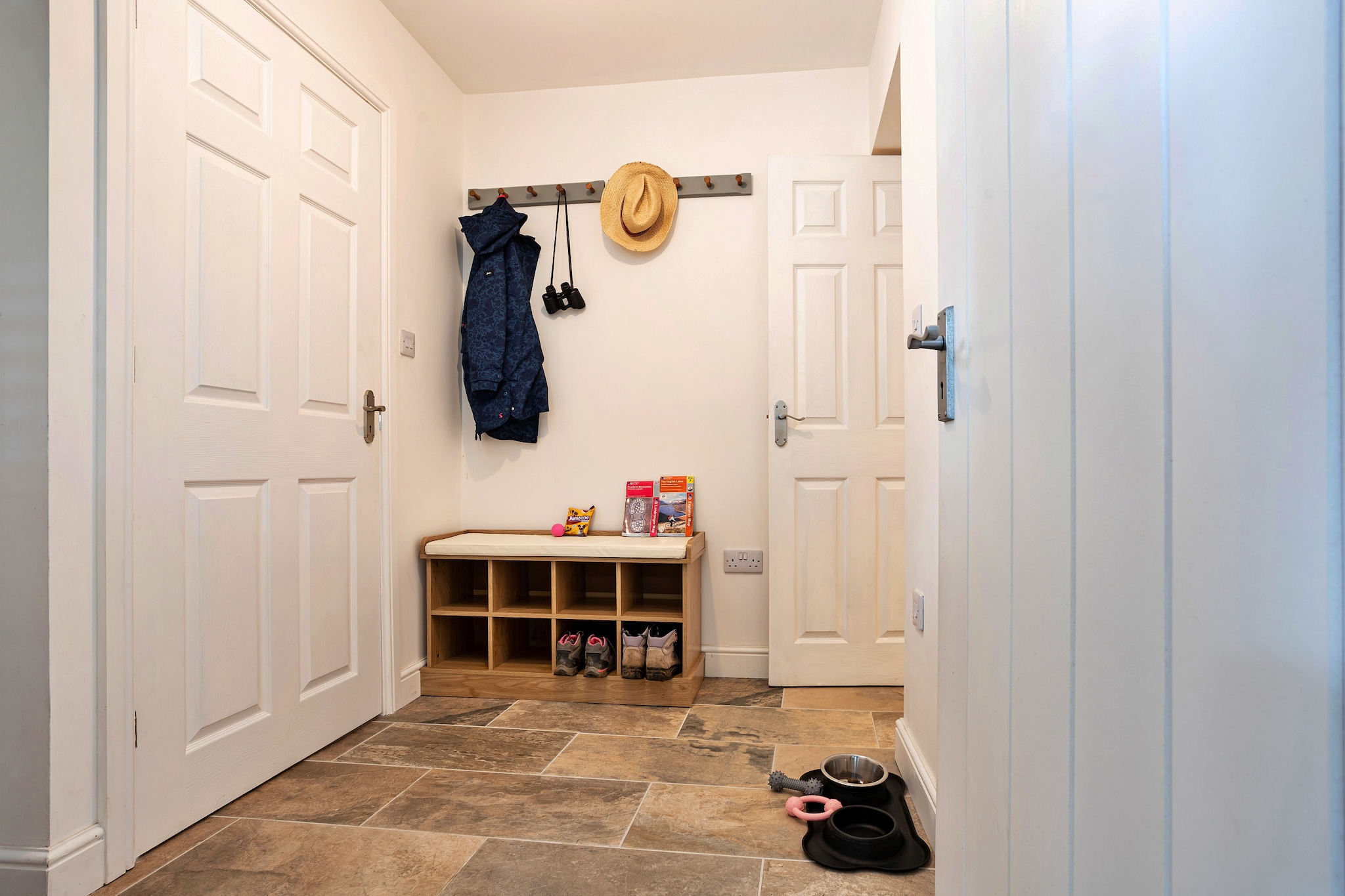 Courtyard Cottage-Woonkamer