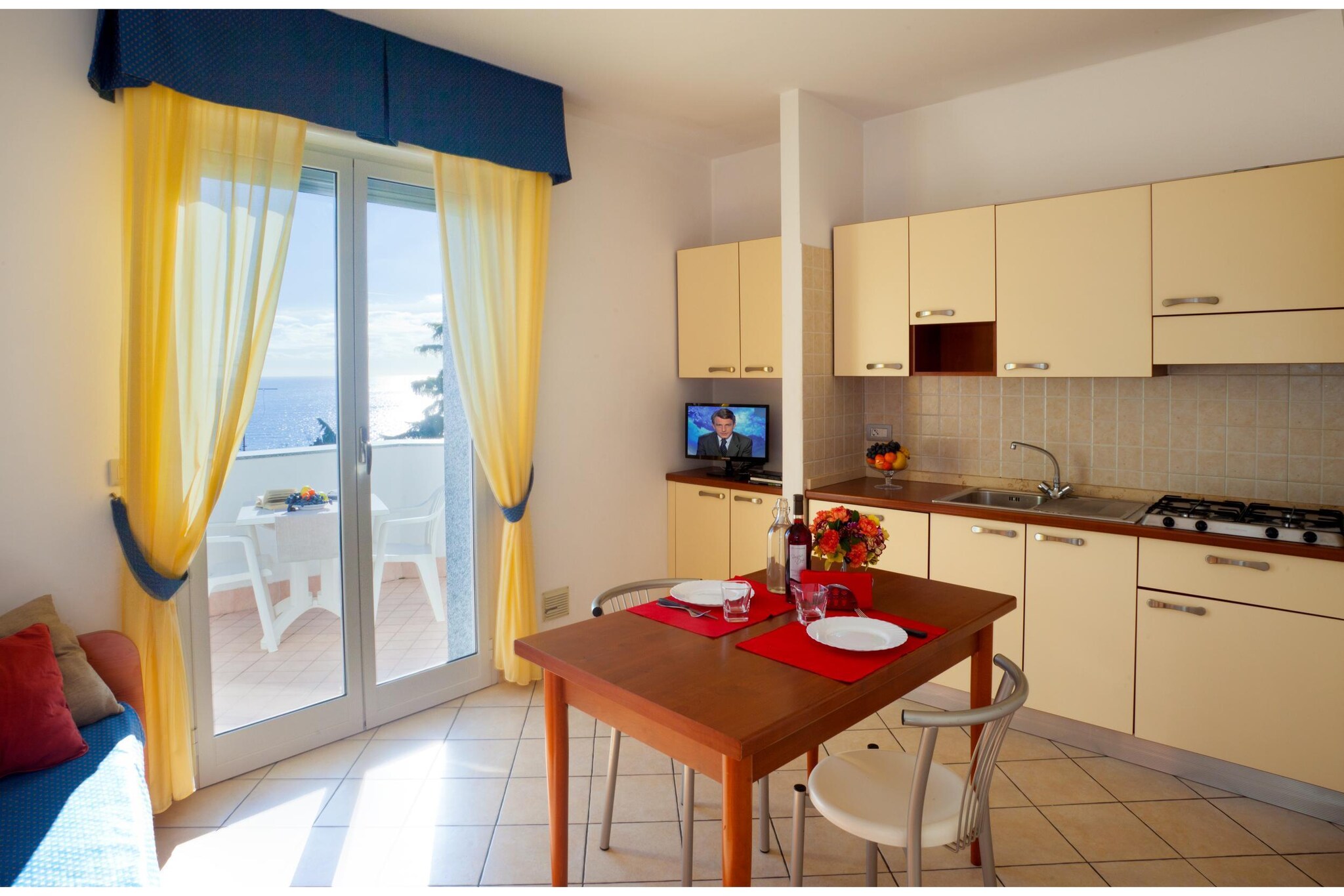 RESIDENCE SANT'ANNA TWO-ROOM APT 5 PAX B5-Keuken