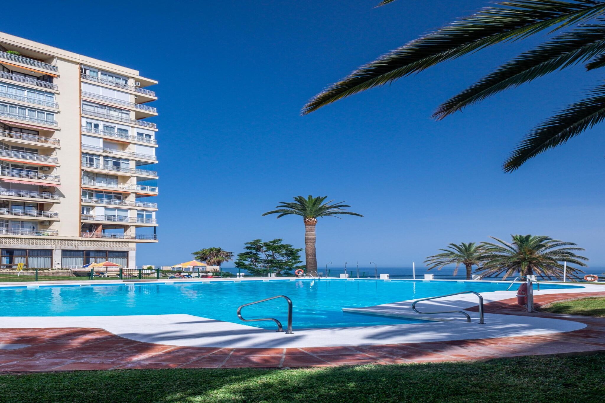 1009 Torre-Schwimmbad