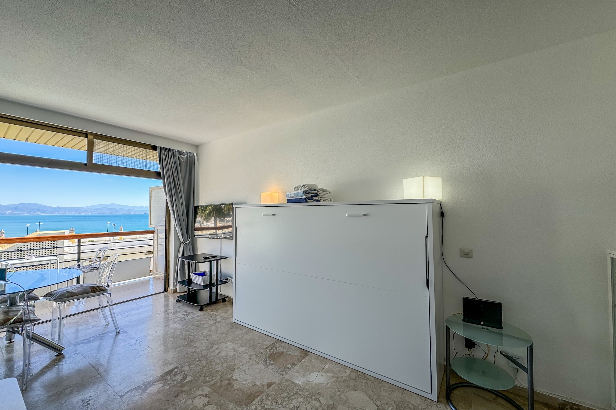 235 Santa Clara-Woonkamer