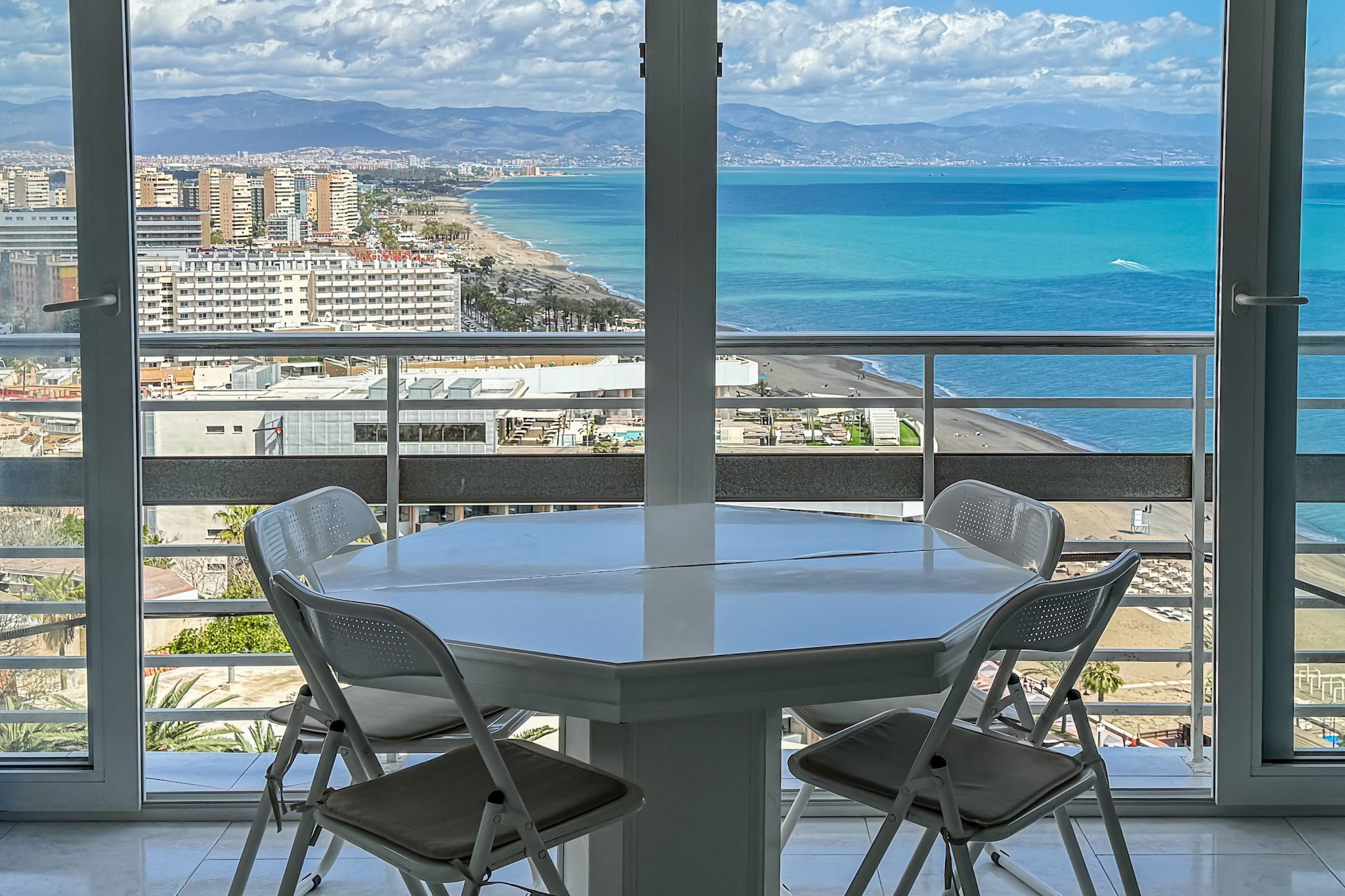 816 Torre-Salle à manger