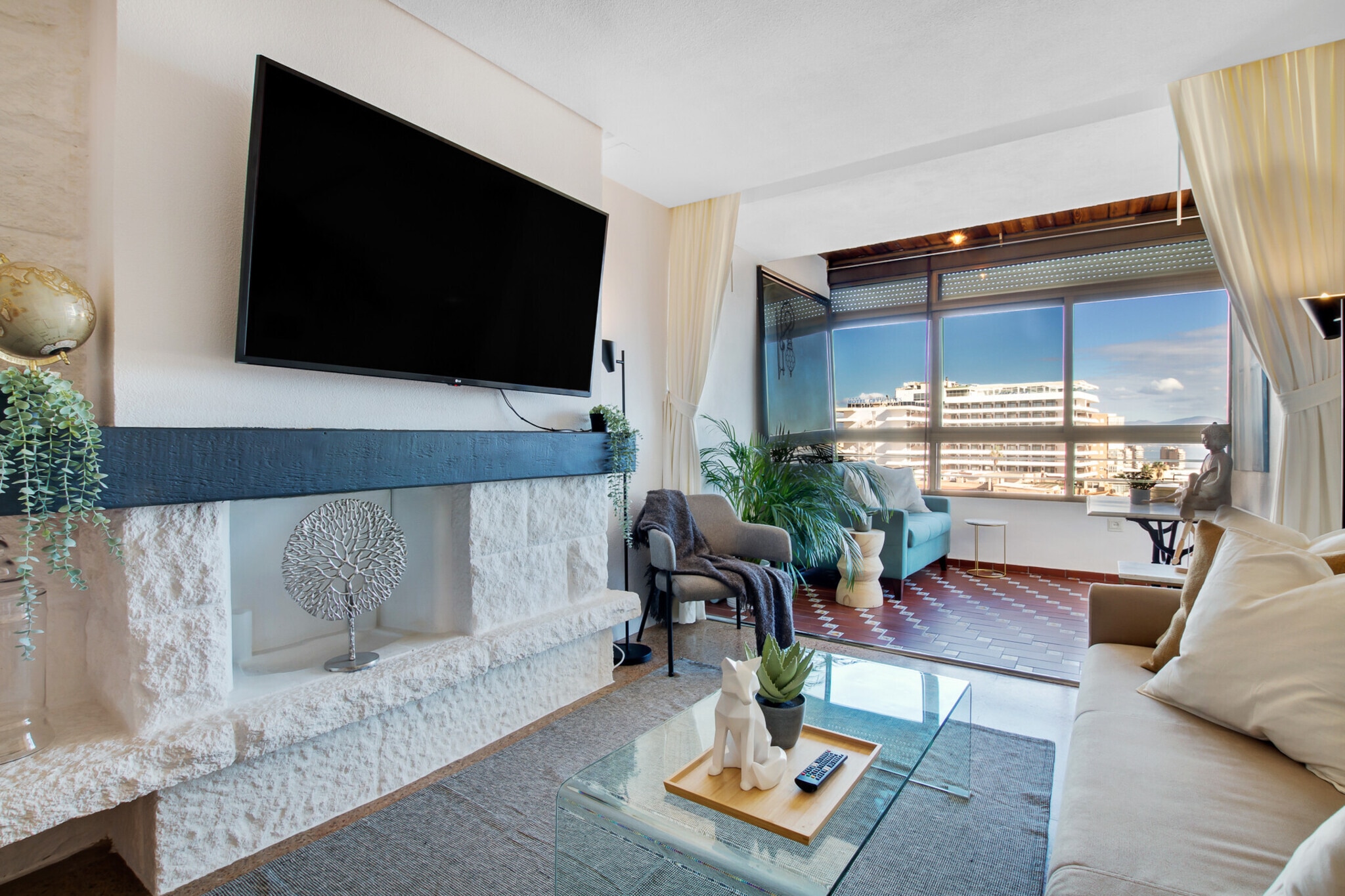 510 Nogalera-Living room
