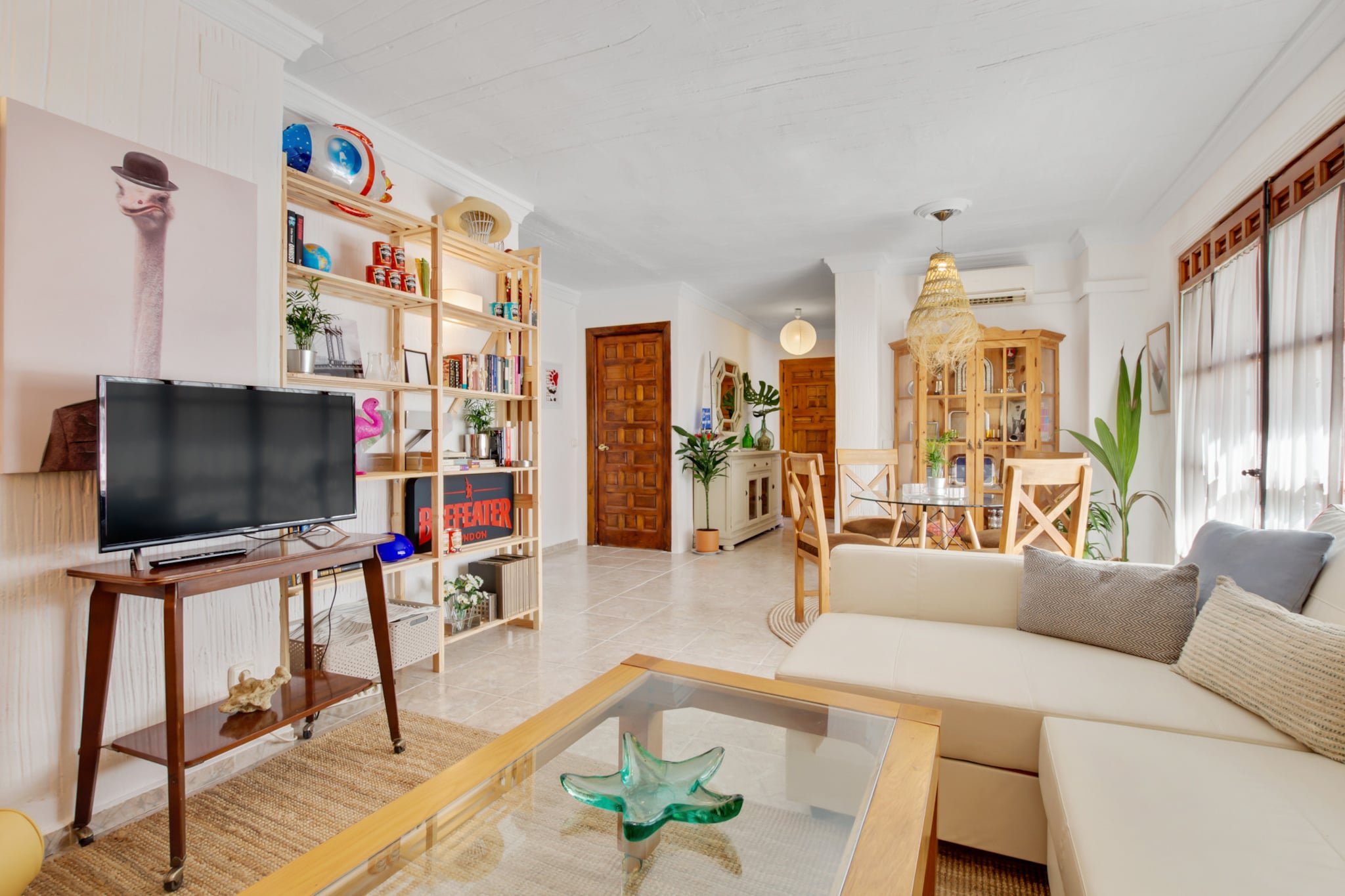 Pueblo Blanco 4-Salon