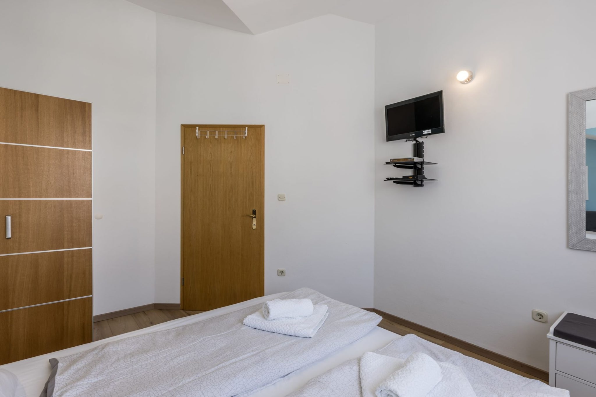 Adriatic Island Sea View Apartments - One Bedroom Apartment with Terrace (A1)-Chambre