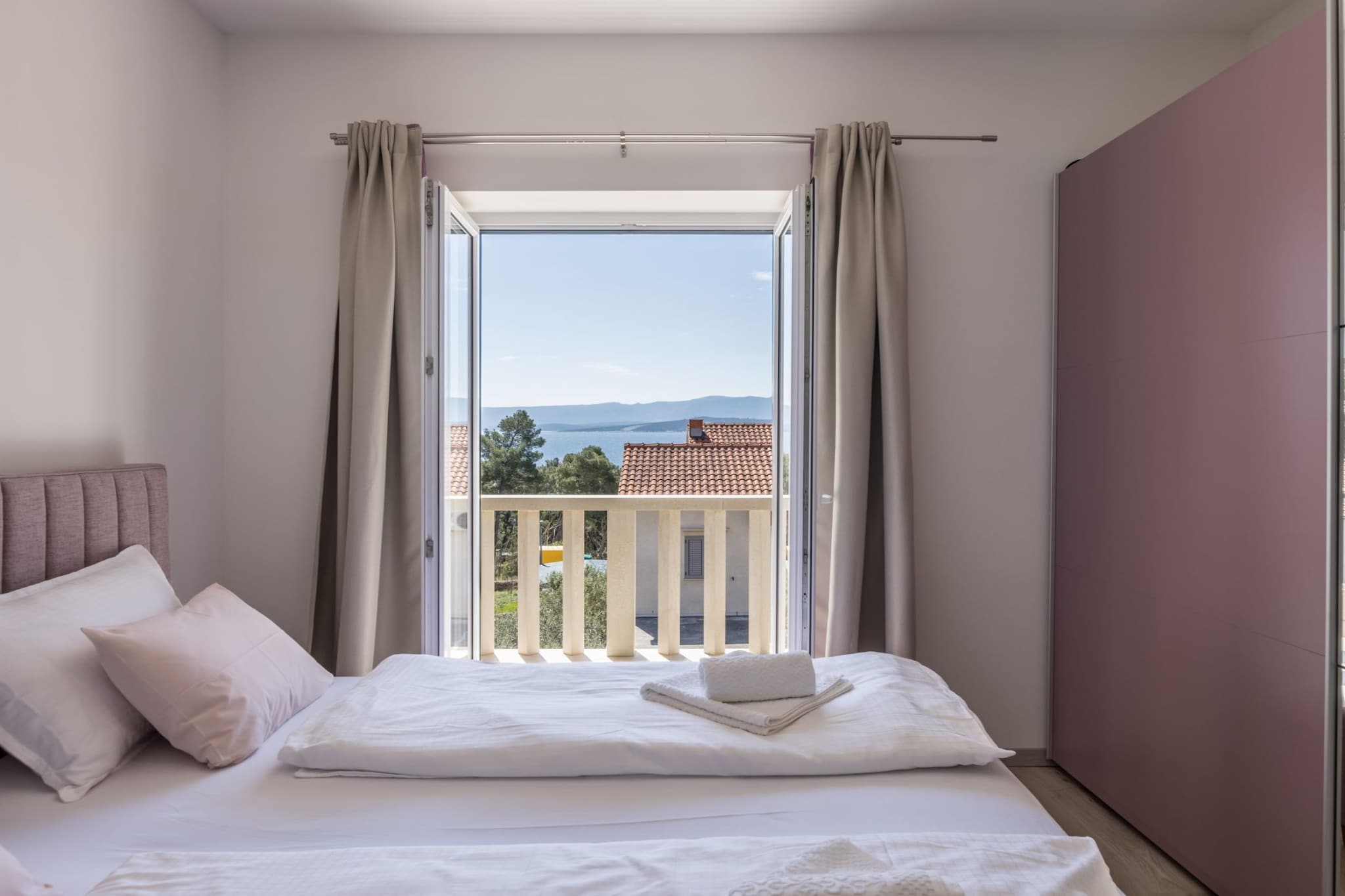 Adriatic Island Sea View Apartments - Three  Bedroom Apartment with Terrace and Sea View (A4)-Chambre