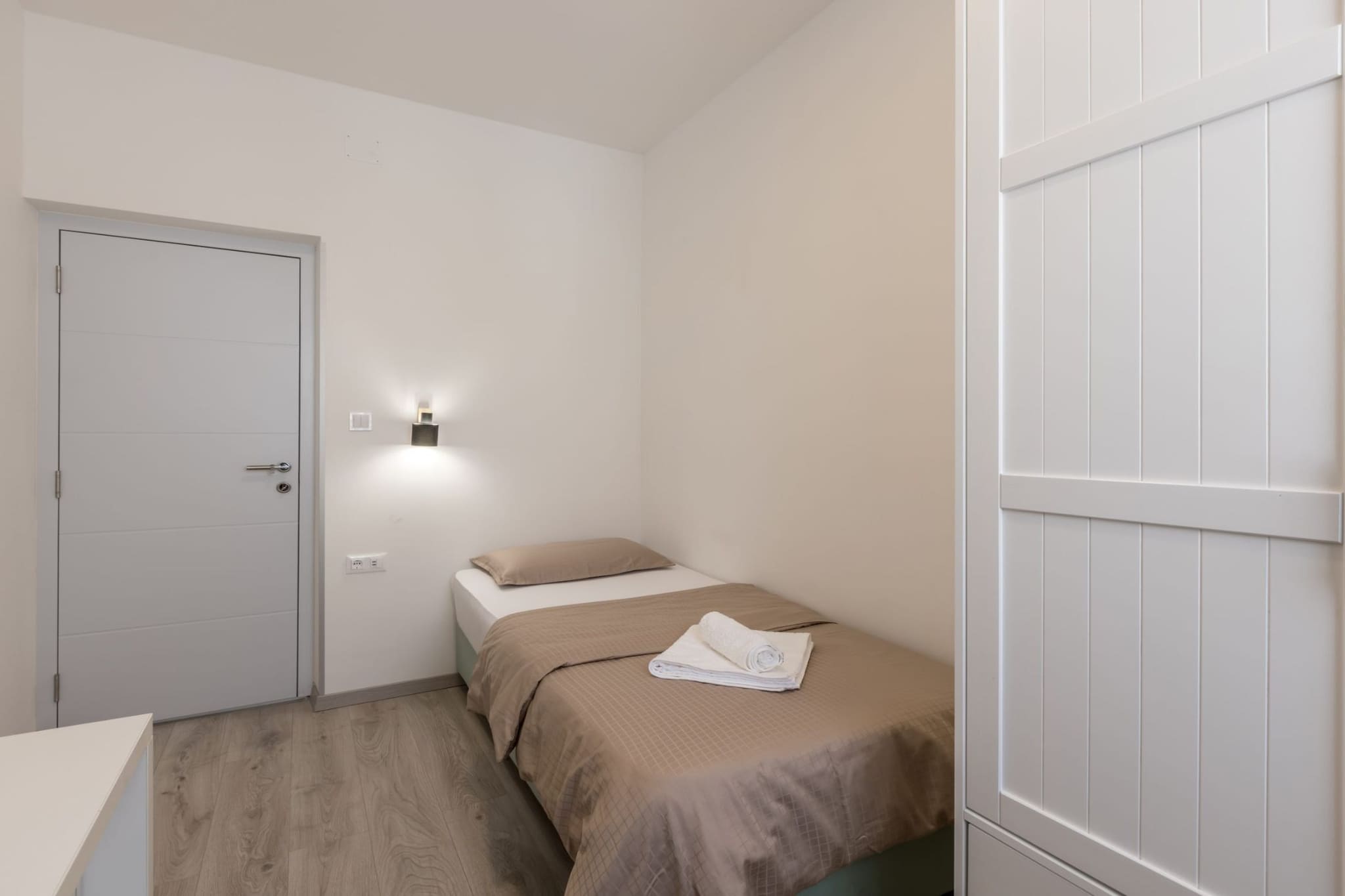 Adriatic Island Sea View Apartments - Three  Bedroom Apartment with Terrace and Sea View (A4)-Chambre
