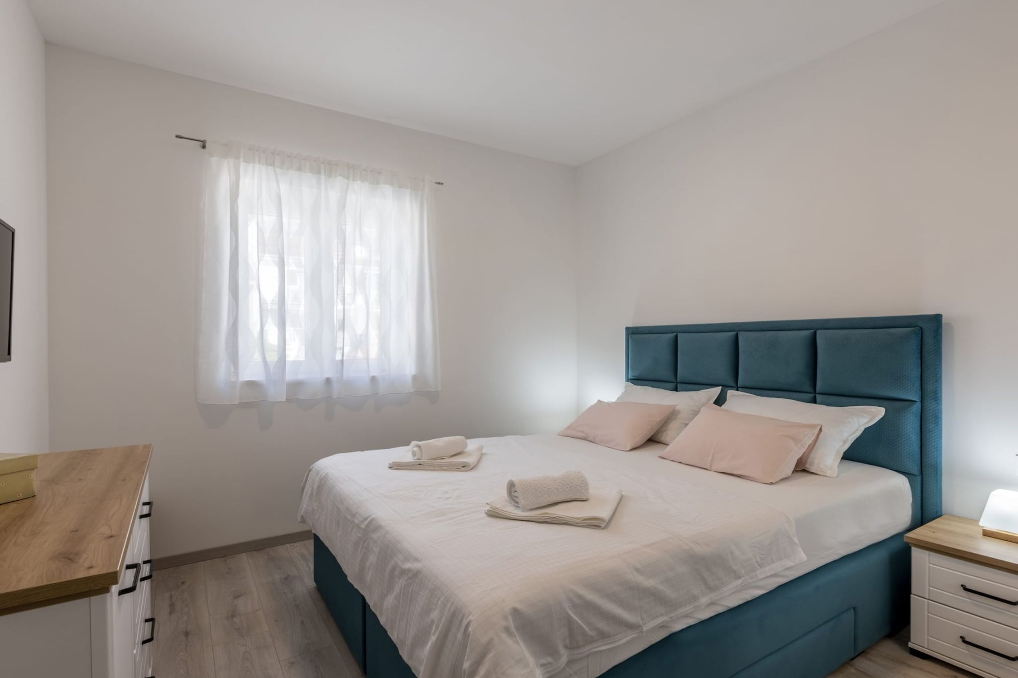 Adriatic Island Sea View Apartments - Three  Bedroom Apartment with Terrace and Sea View (A4)-Chambre