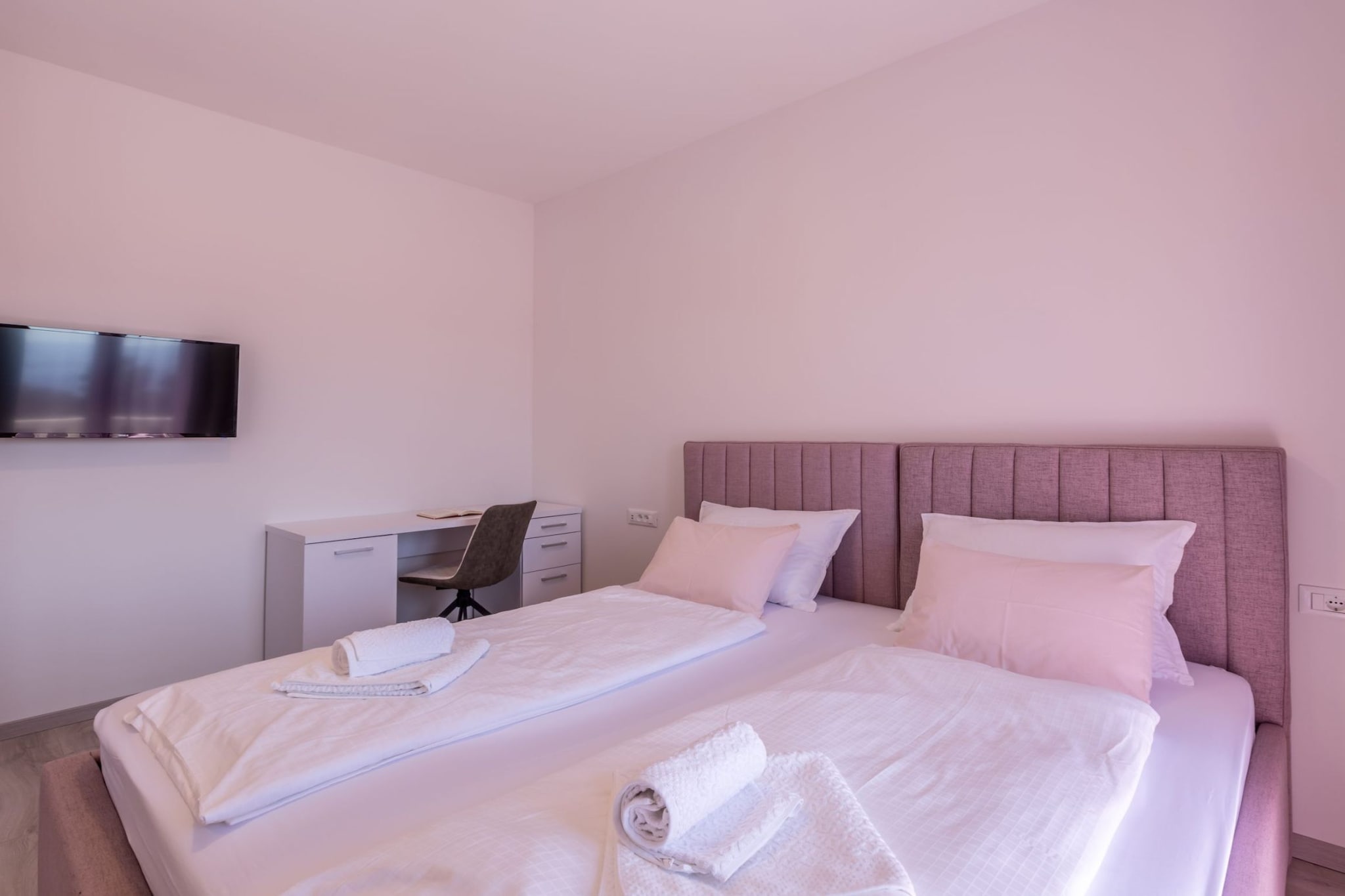 Adriatic Island Sea View Apartments - Three  Bedroom Apartment with Terrace and Sea View (A4)-Chambre