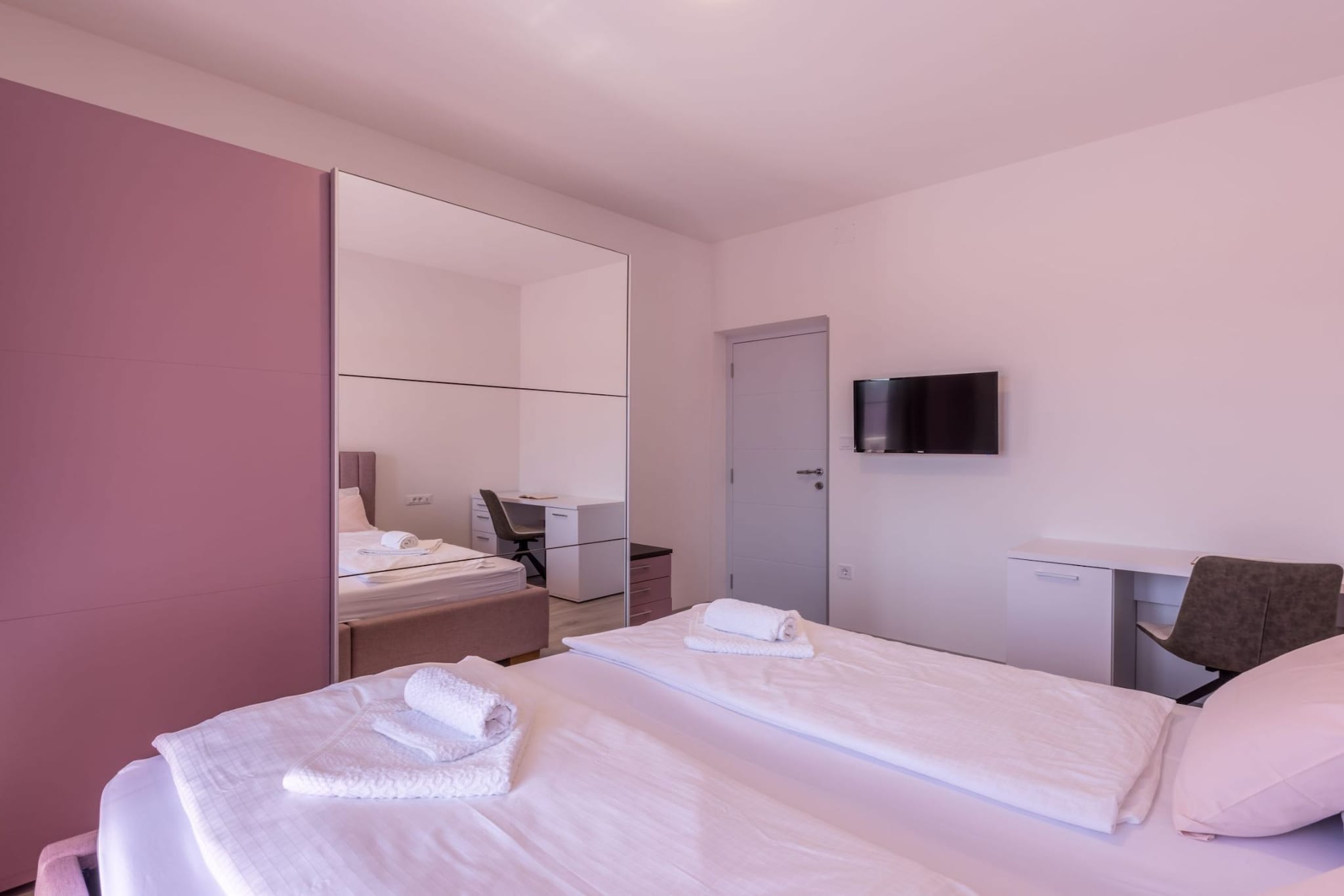 Adriatic Island Sea View Apartments - Three  Bedroom Apartment with Terrace and Sea View (A4)-Chambre