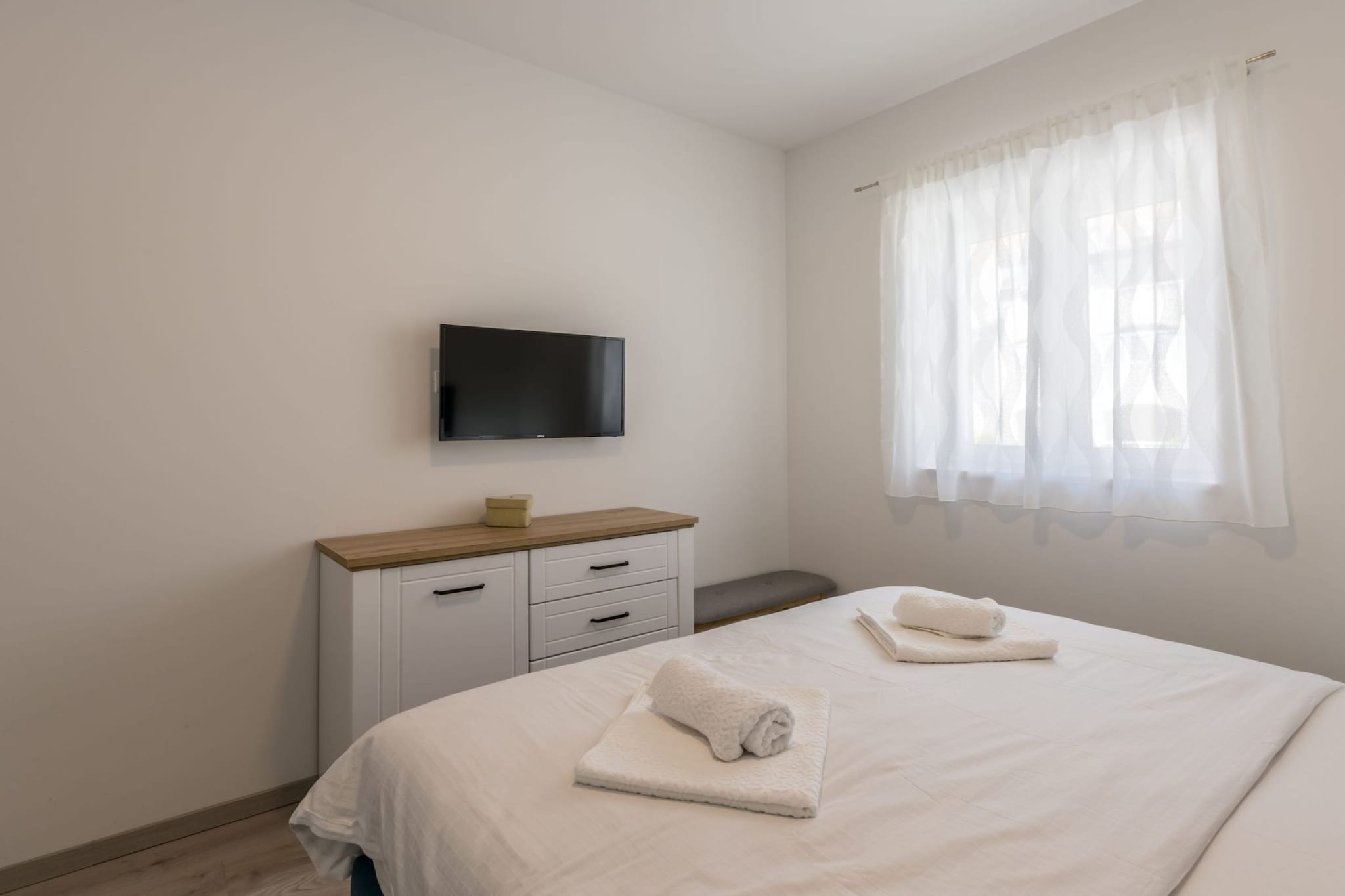 Adriatic Island Sea View Apartments - Three  Bedroom Apartment with Terrace and Sea View (A4)-Chambre