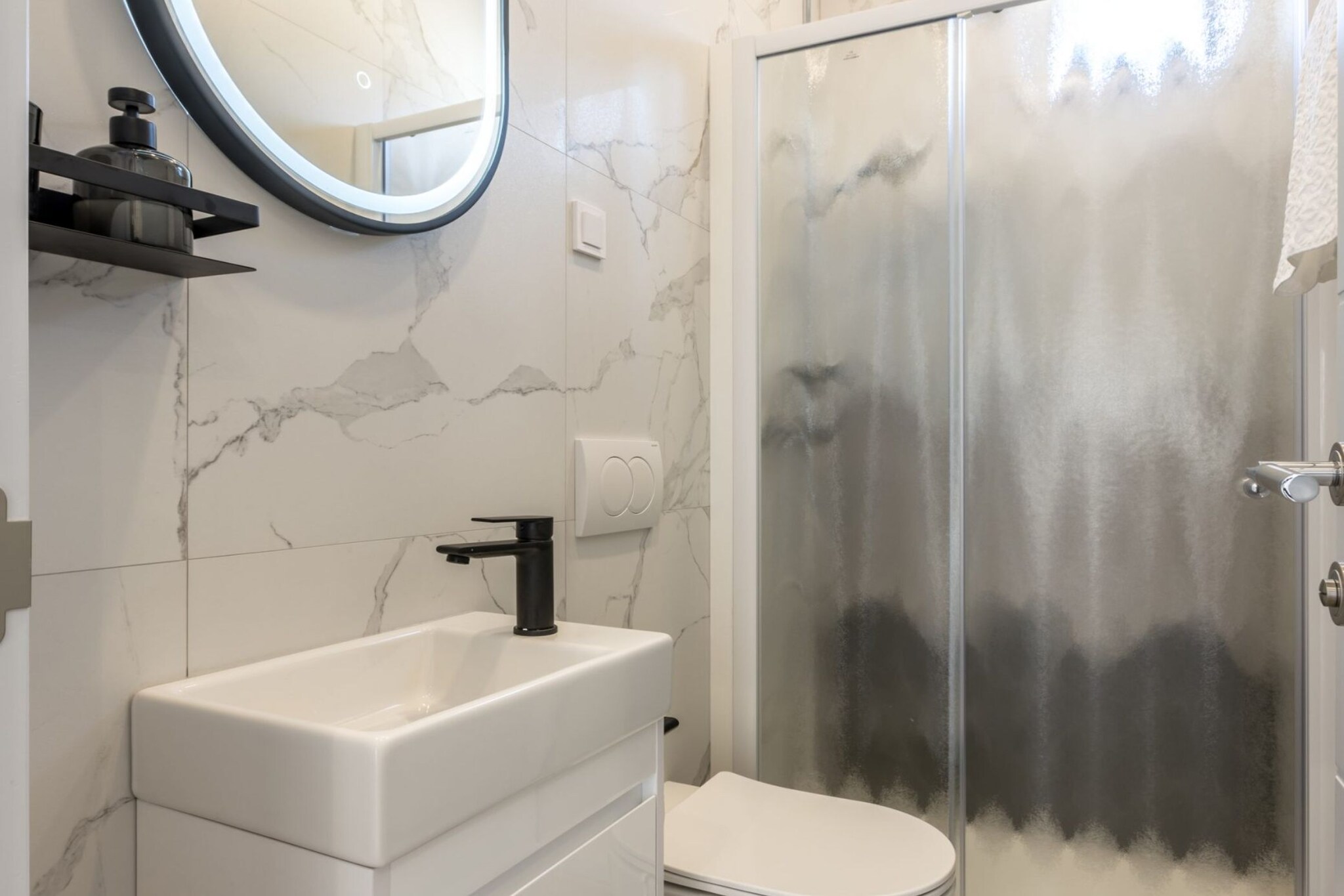 Adriatic Island Sea View Apartments - Three  Bedroom Apartment with Terrace and Sea View (A4)-Salle de bain