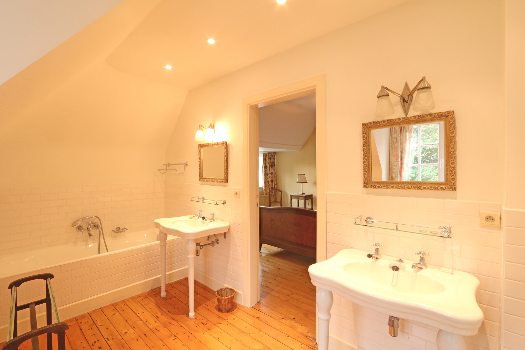 VILLA BRISANTS-Salle de bain