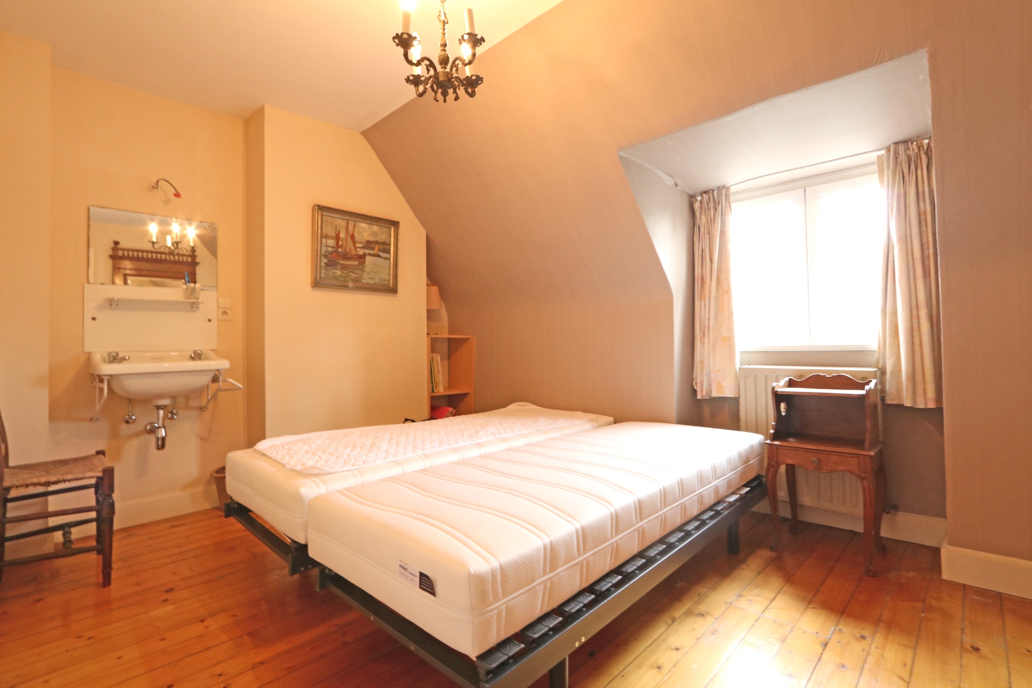 VILLA BRISANTS-Chambre