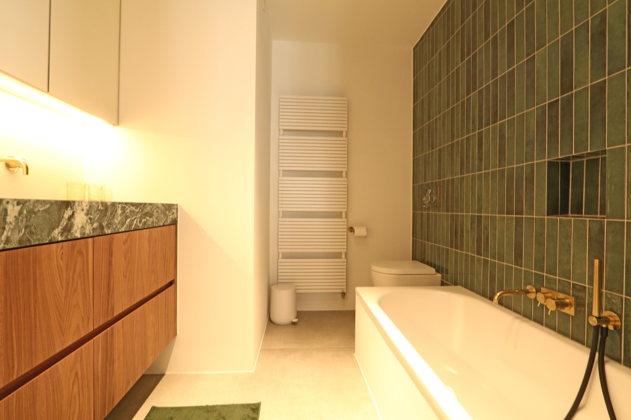 ALBATROS 33  GAR-Bathroom
