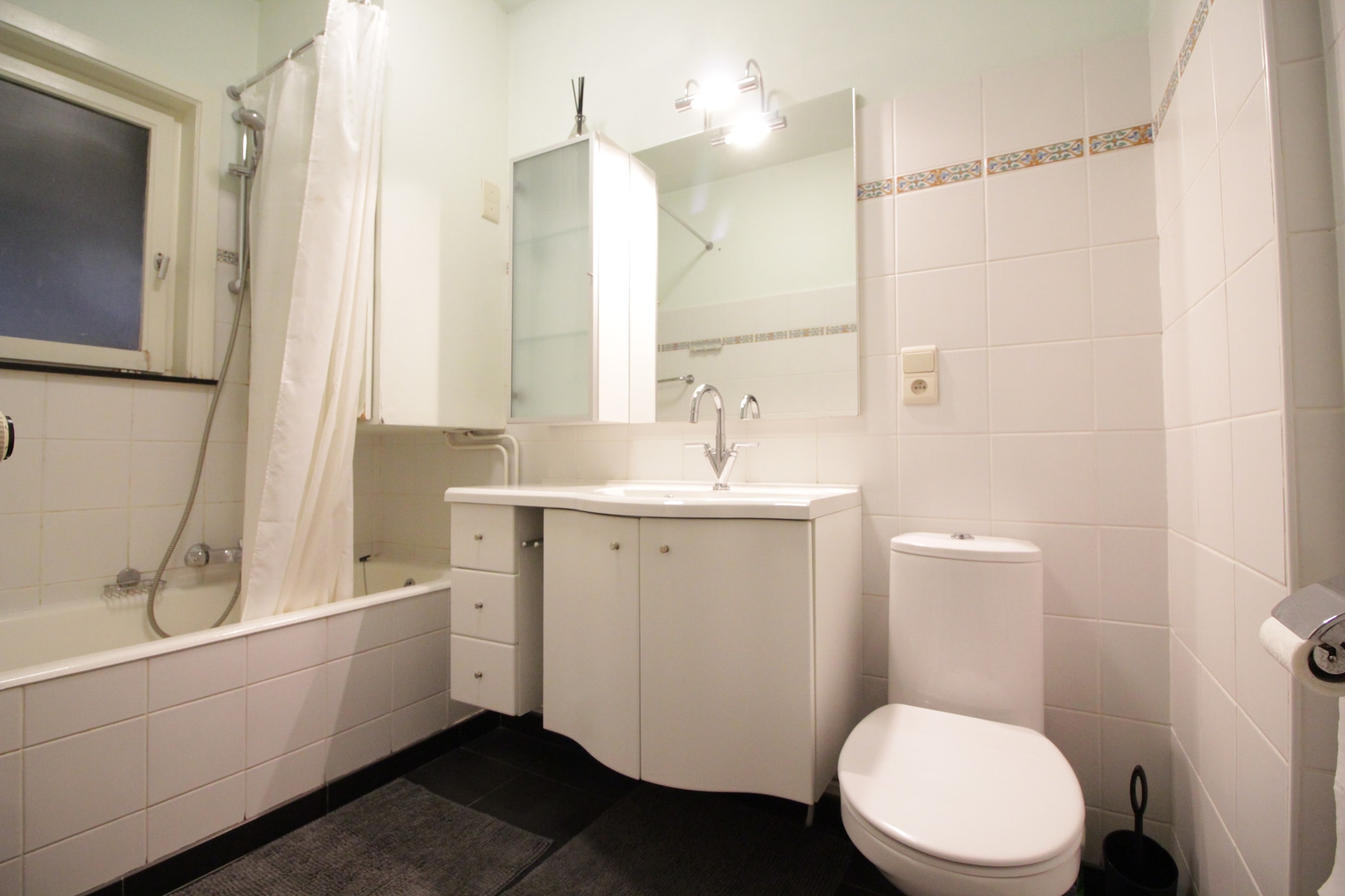 ANDORRA 1A  STPL-Bathroom