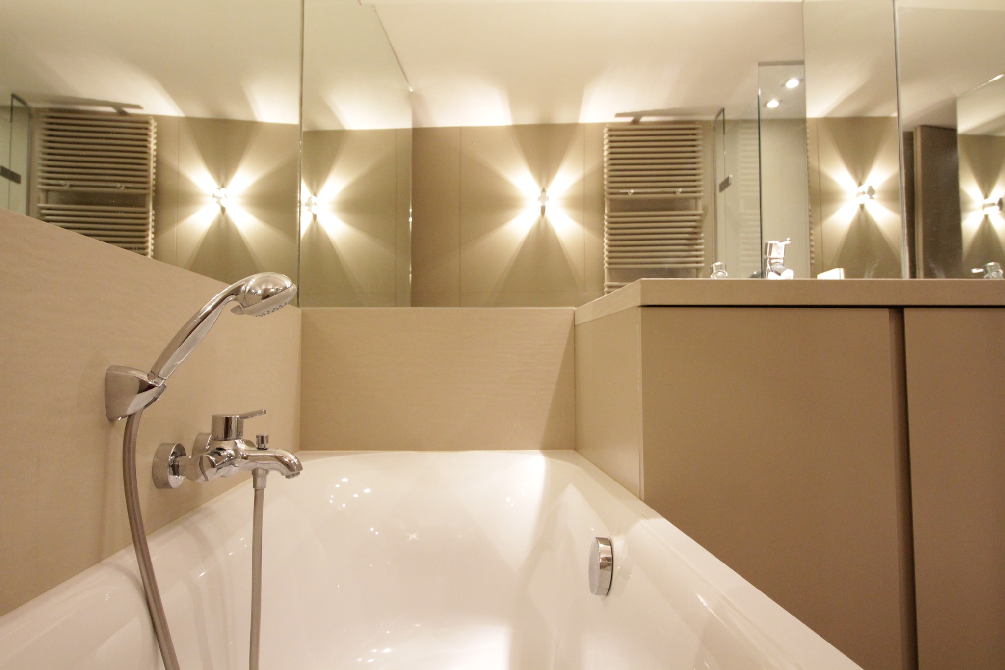 ABRI D'ANTIGON 702  Box-Salle de bain