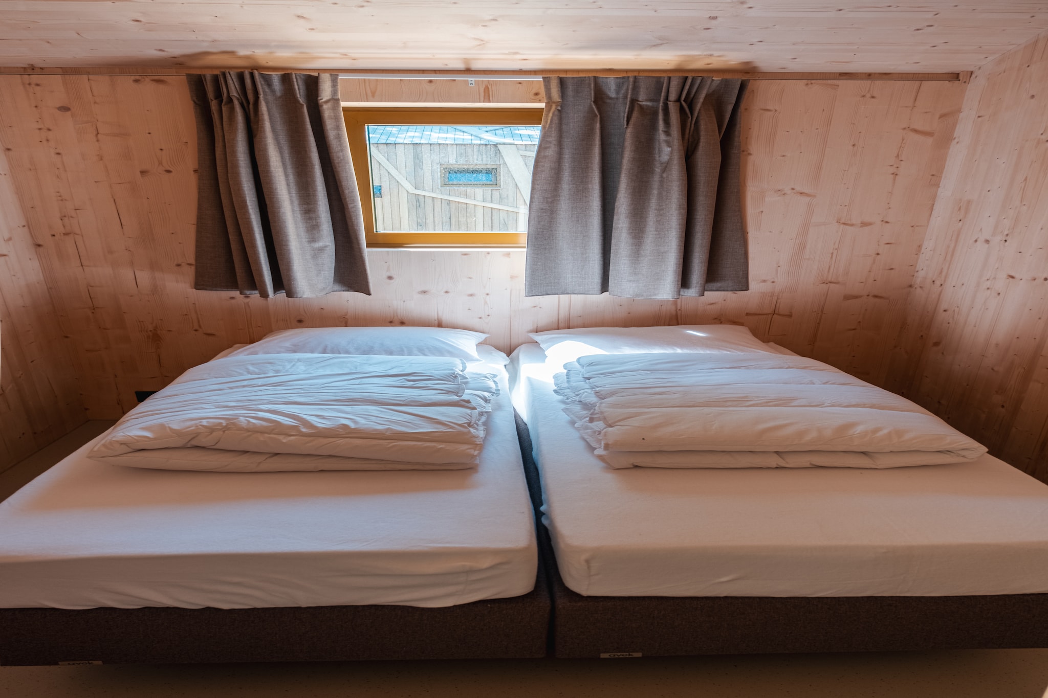 Groepsaccommodatie voor 20 personen + 5 Tiny Greenhouses voor 2 tot 4 personen-Slaapkamer
