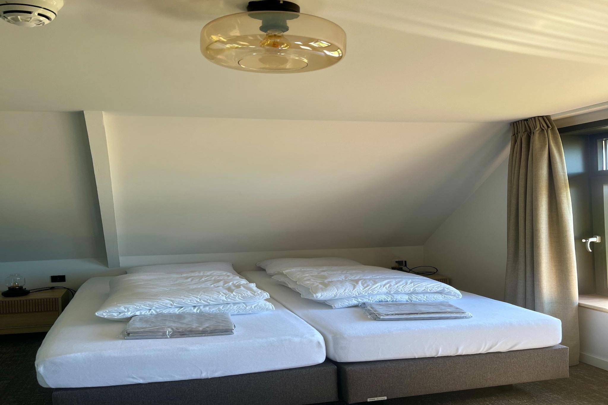 Groepsaccommodatie + 4 large greenhouses (36 personen)-Slaapkamer