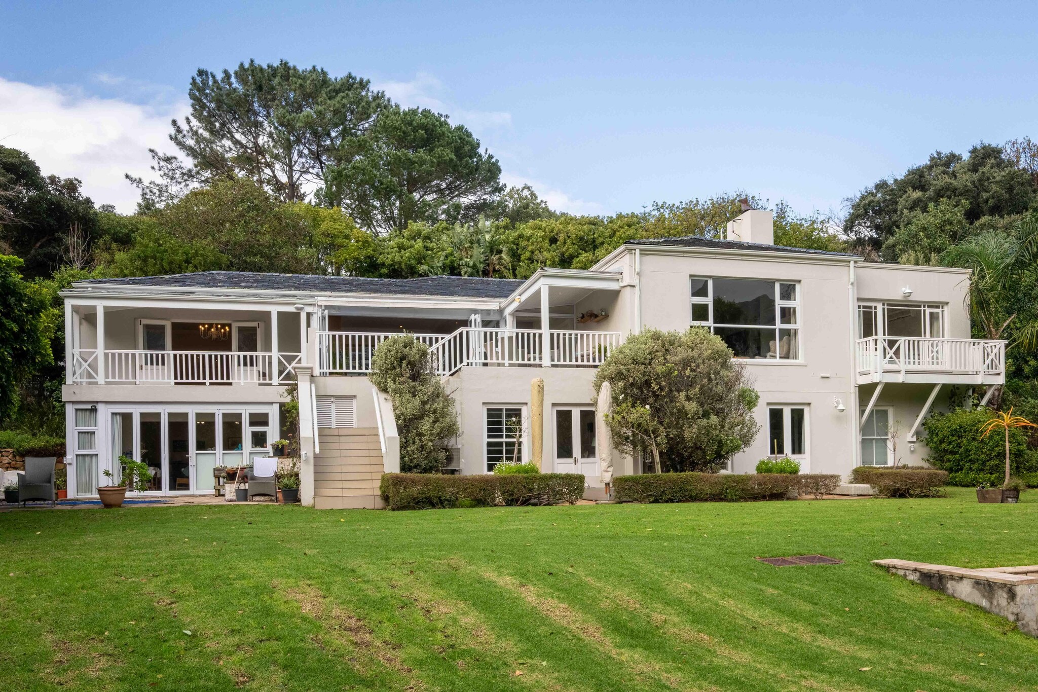 Unique Villa with pool and tennis court