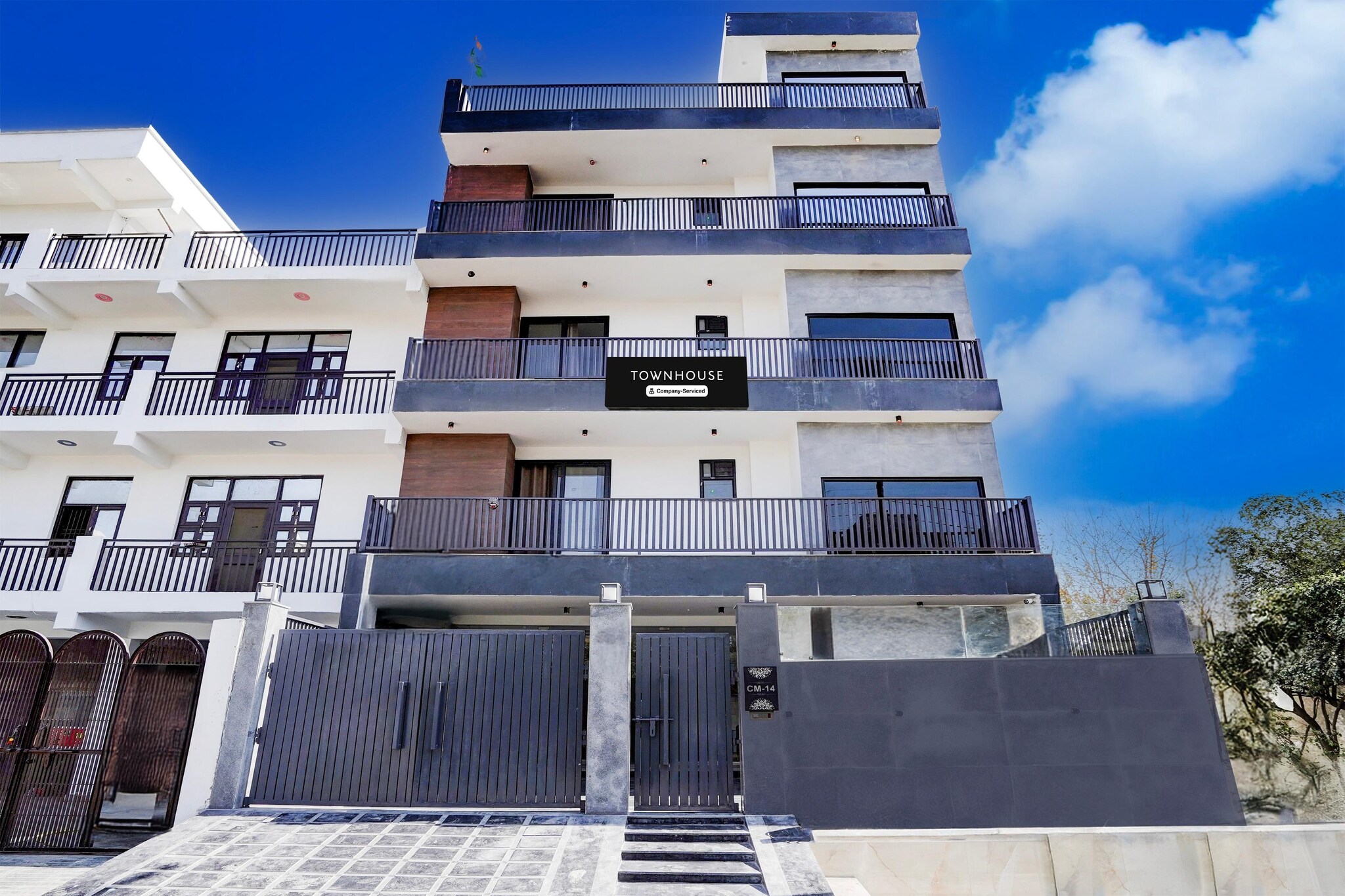 Ground floor: (bedroom(double bed, seating area, air conditioning, lift, telephone), bathroom(shower, toilet, Towels incl., shampoo, body soap, hot water))