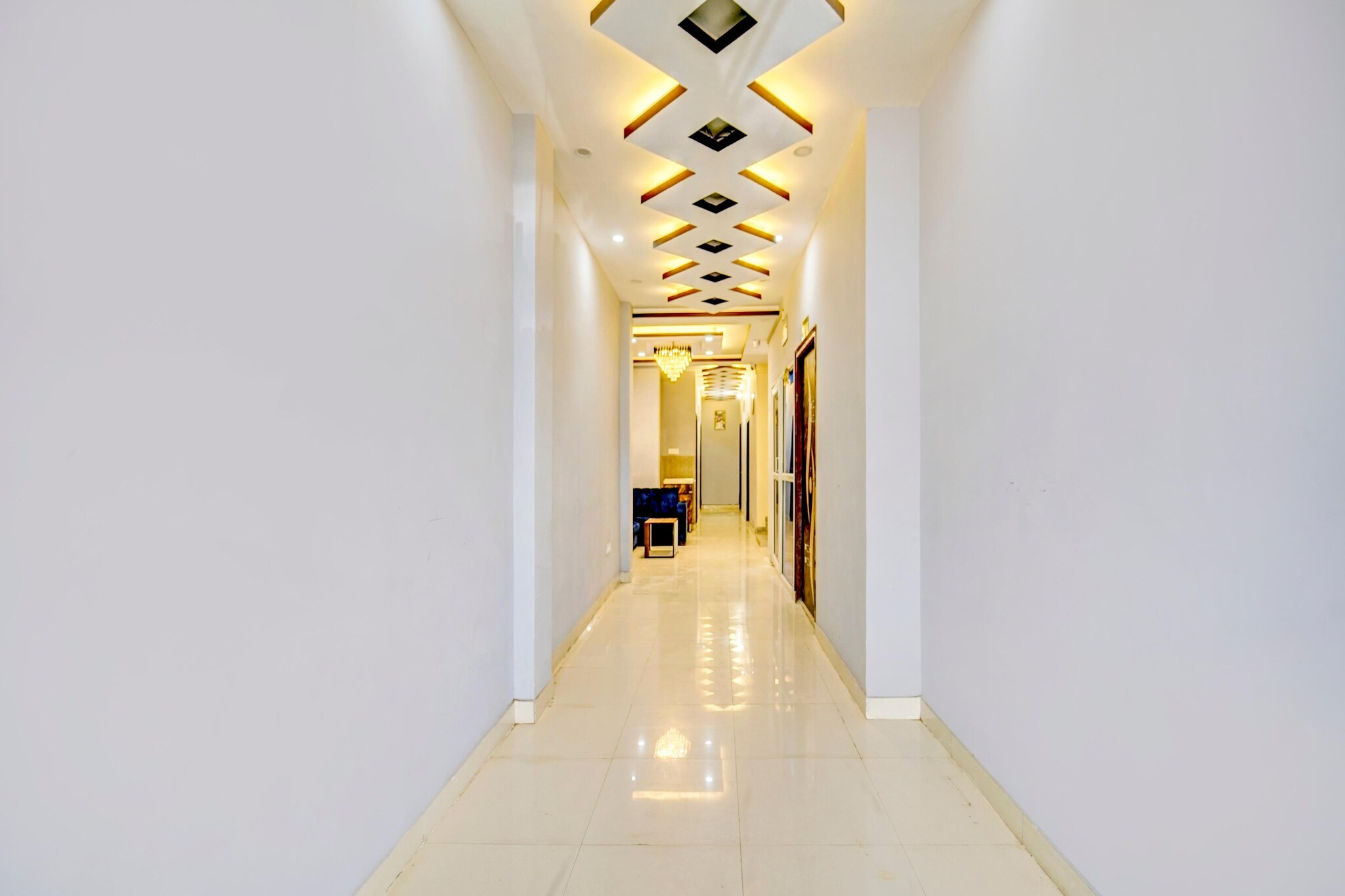 Cosy Stays at Anisabad Near Mahavir Sansthan