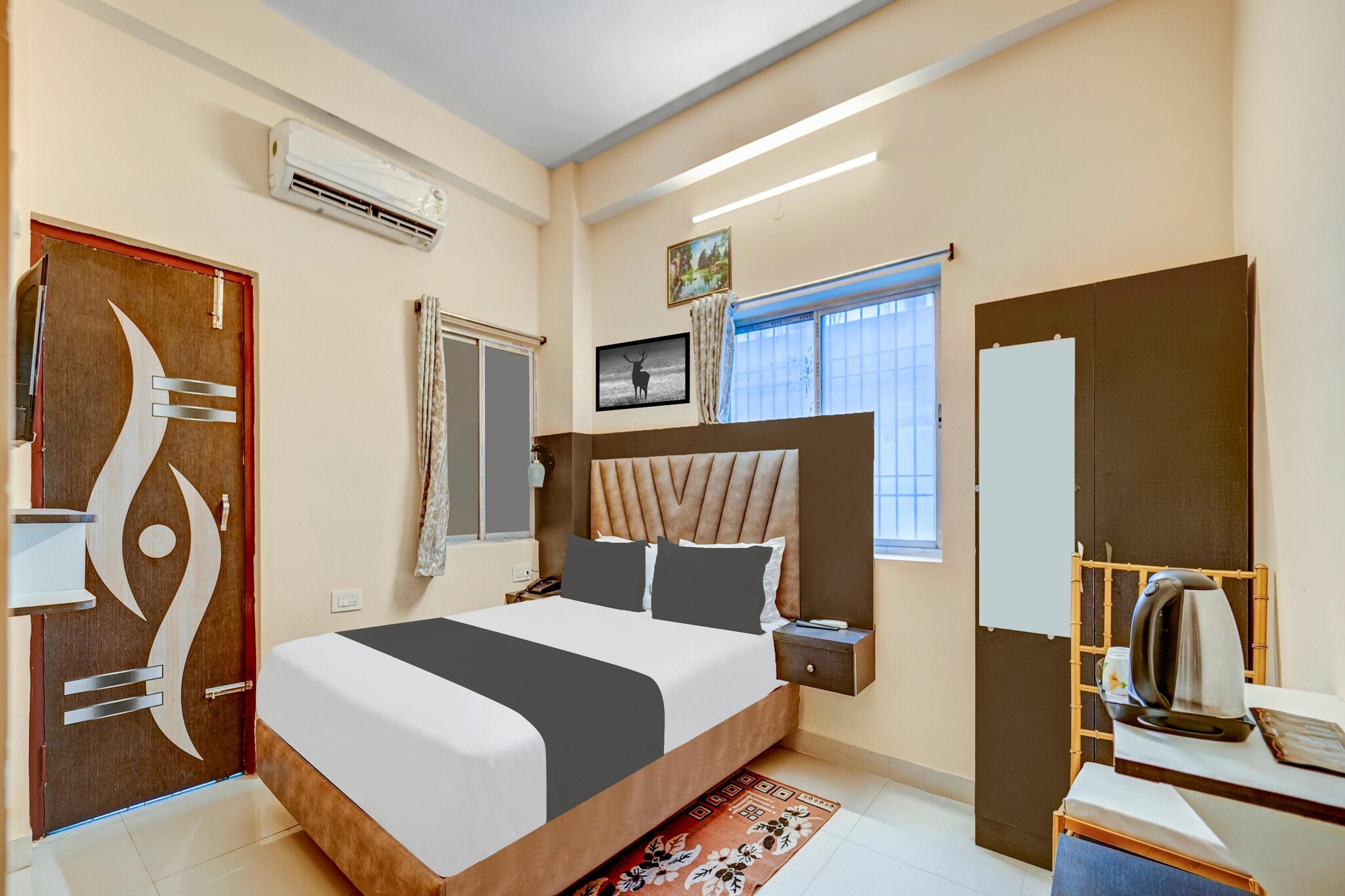 Cosy Stays at Anisabad Near Mahavir Sansthan