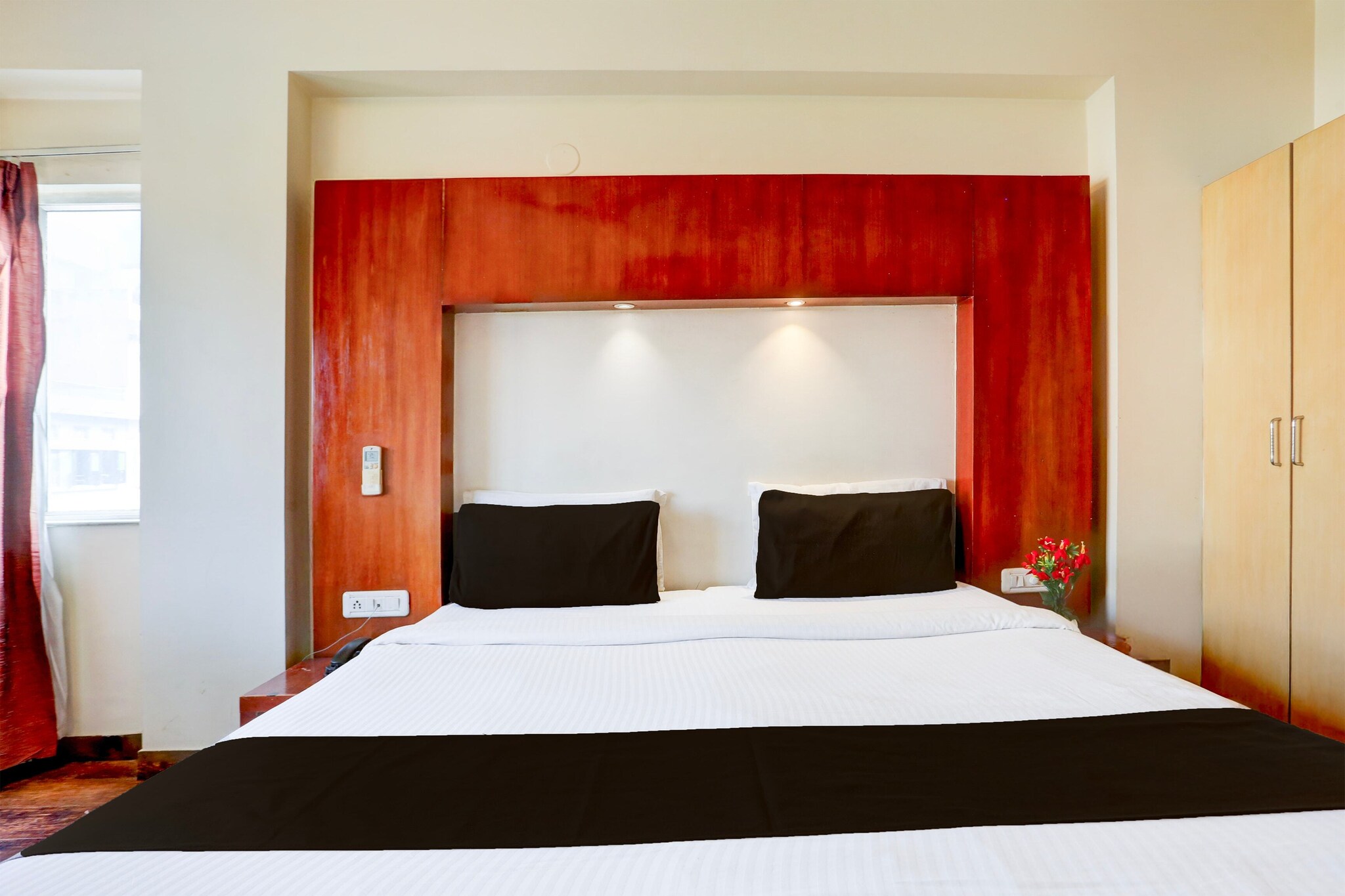 Elite Stays at Fateh Sagar by Vatika Inn