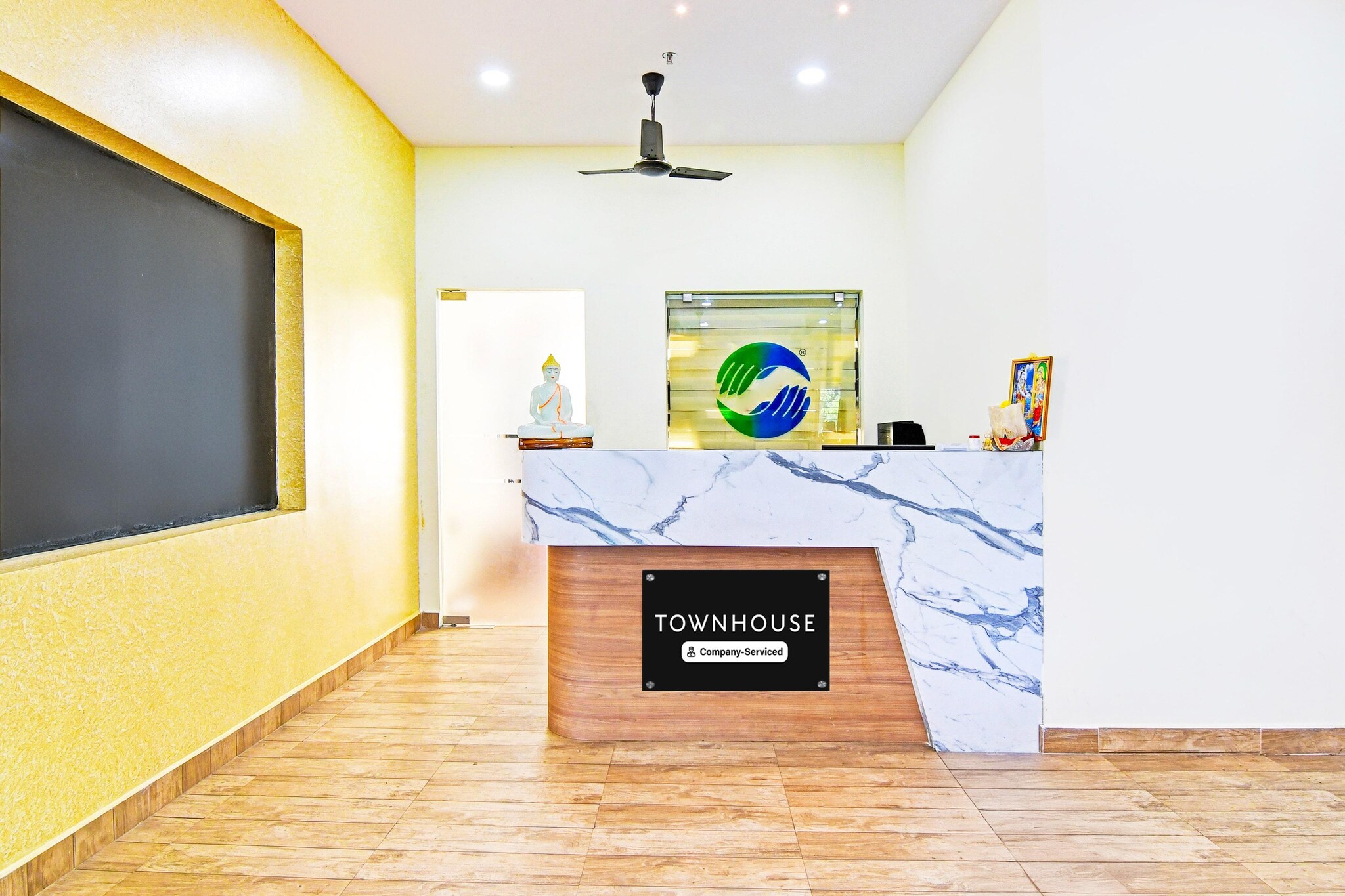 Ground floor: (bedroom(double bed, seating area, air conditioning, telephone), bathroom(bathtub or shower, shower, toilet, Towels incl., shampoo, body soap, hot water))