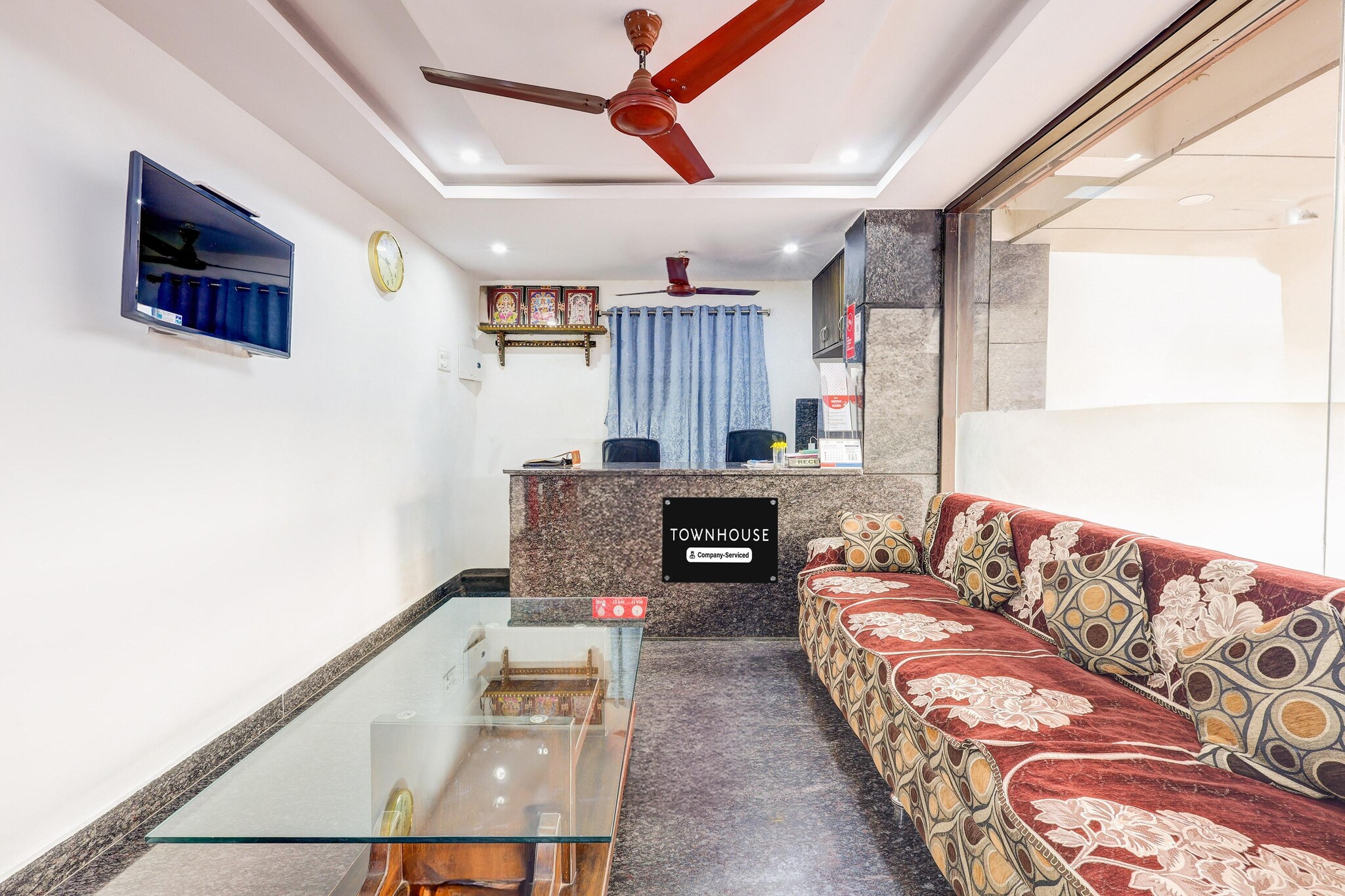 Ground floor: (bedroom(double bed, seating area, air conditioning, telephone), bathroom(bathtub or shower, shower, toilet, lift, Towels incl., shampoo, body soap, hot water))