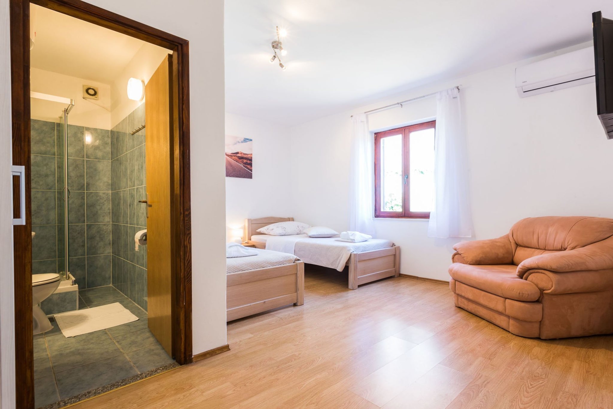 Charming and Comfortable Rooms Zadar City - Classic Double Room-Slaapkamer
