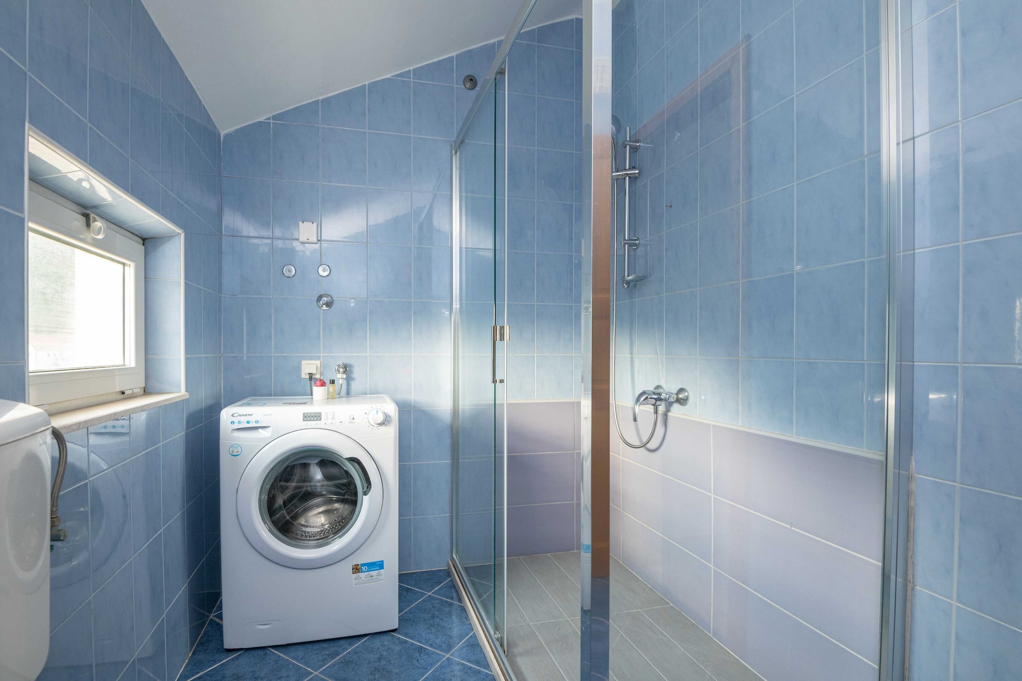 Apartments Azzurro- One Bedroom Apartment with Terrace  ( Azzurro III-gornji)-Badezimmer
